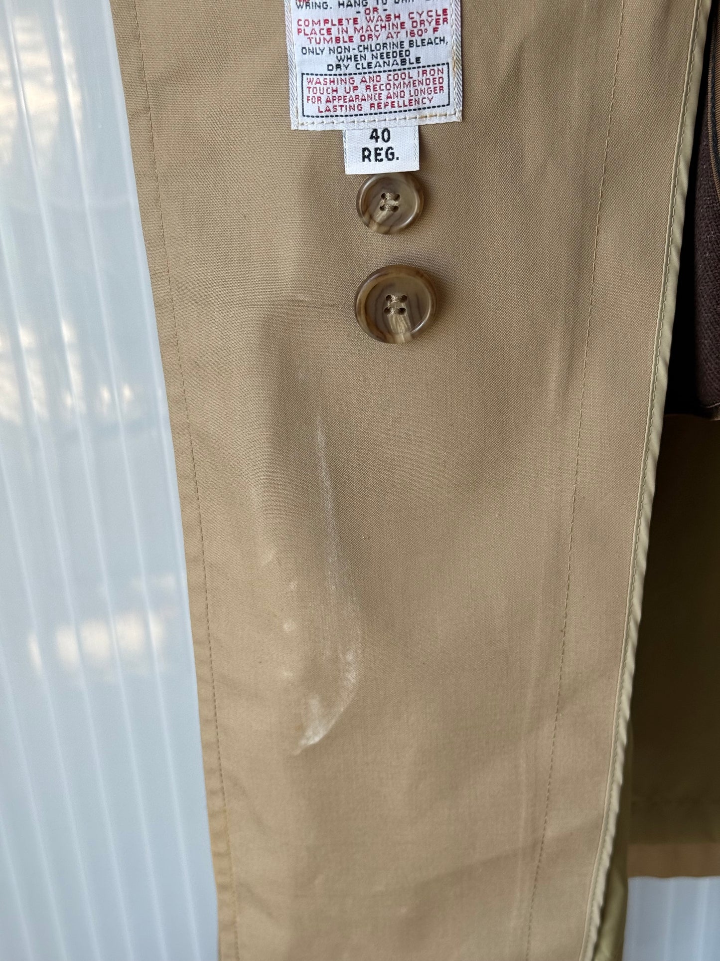 1990s London Fog Man's Khaki Trench Coat w/ Lining