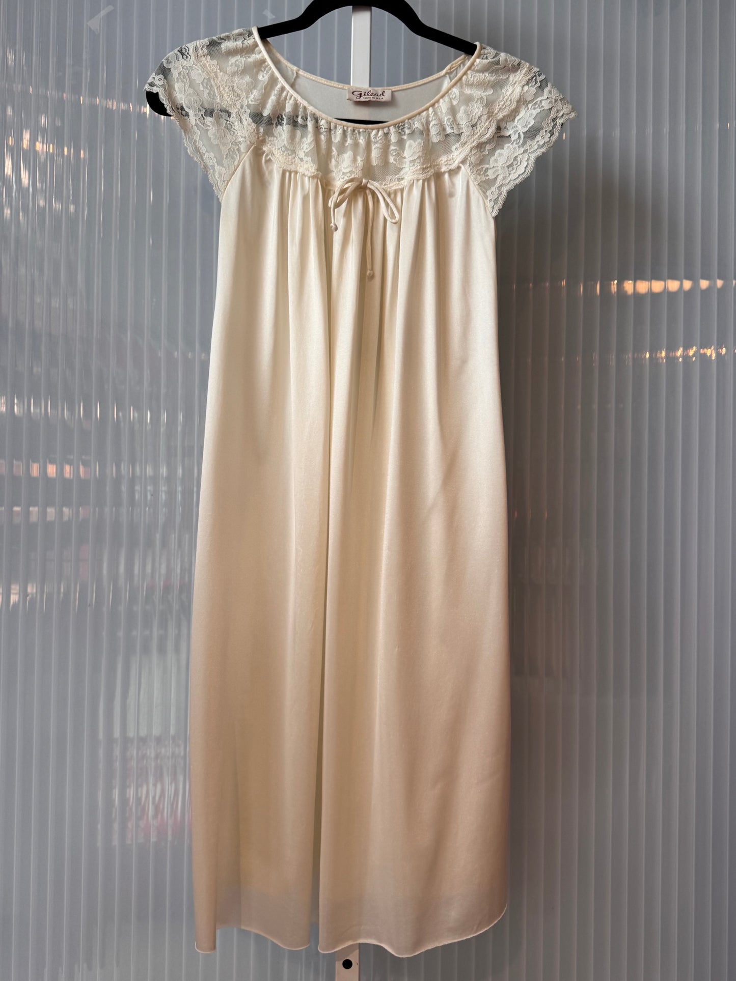 1960s Off-White Robe & Nightgown Set