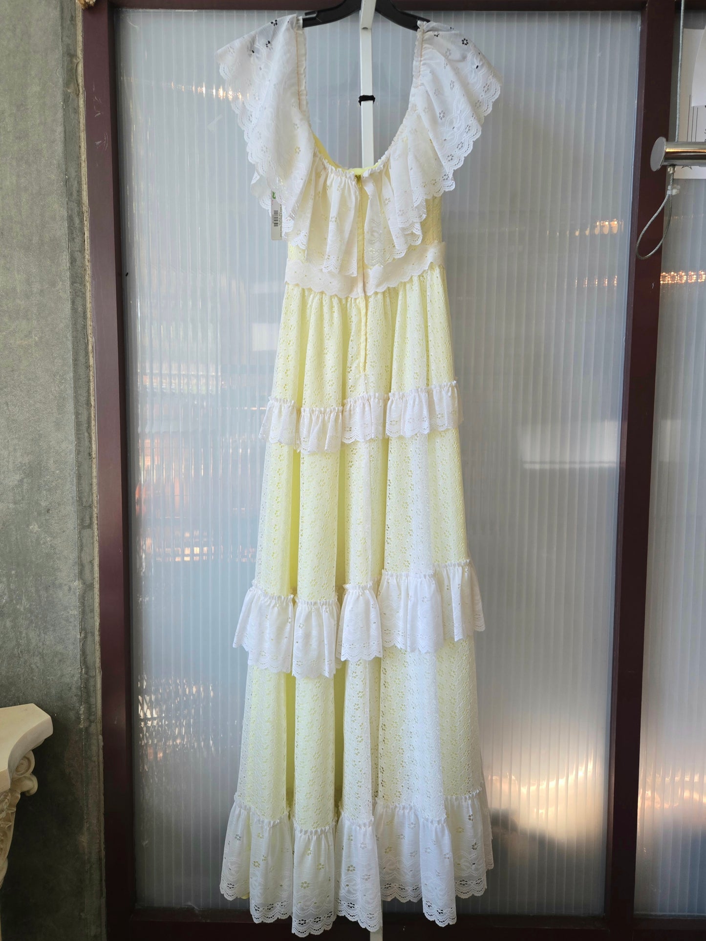 1970s Yellow & White Lace Tiered Dress
