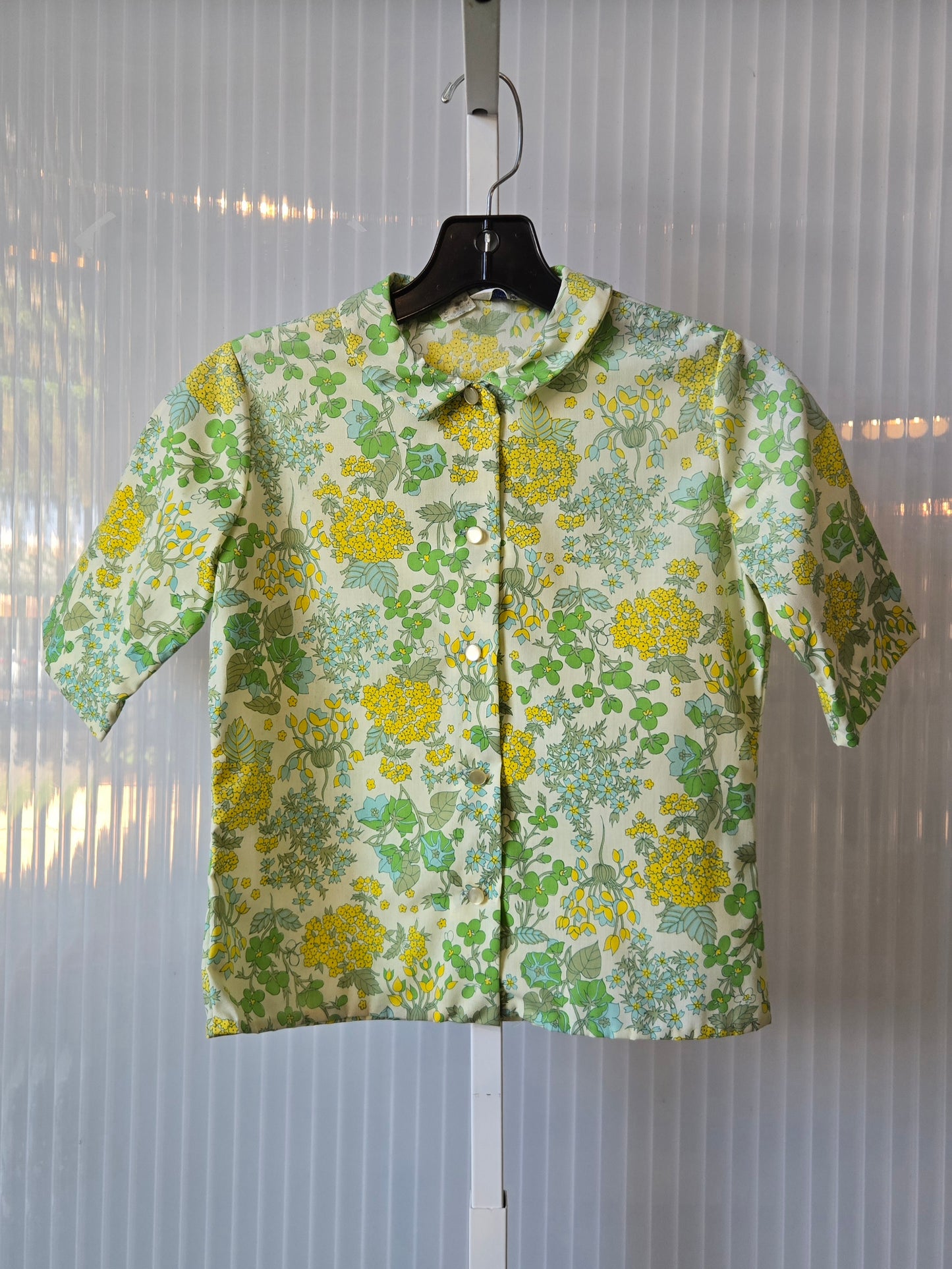 1960s Green & Yellow Floral Print Short Sleeve Blouse
