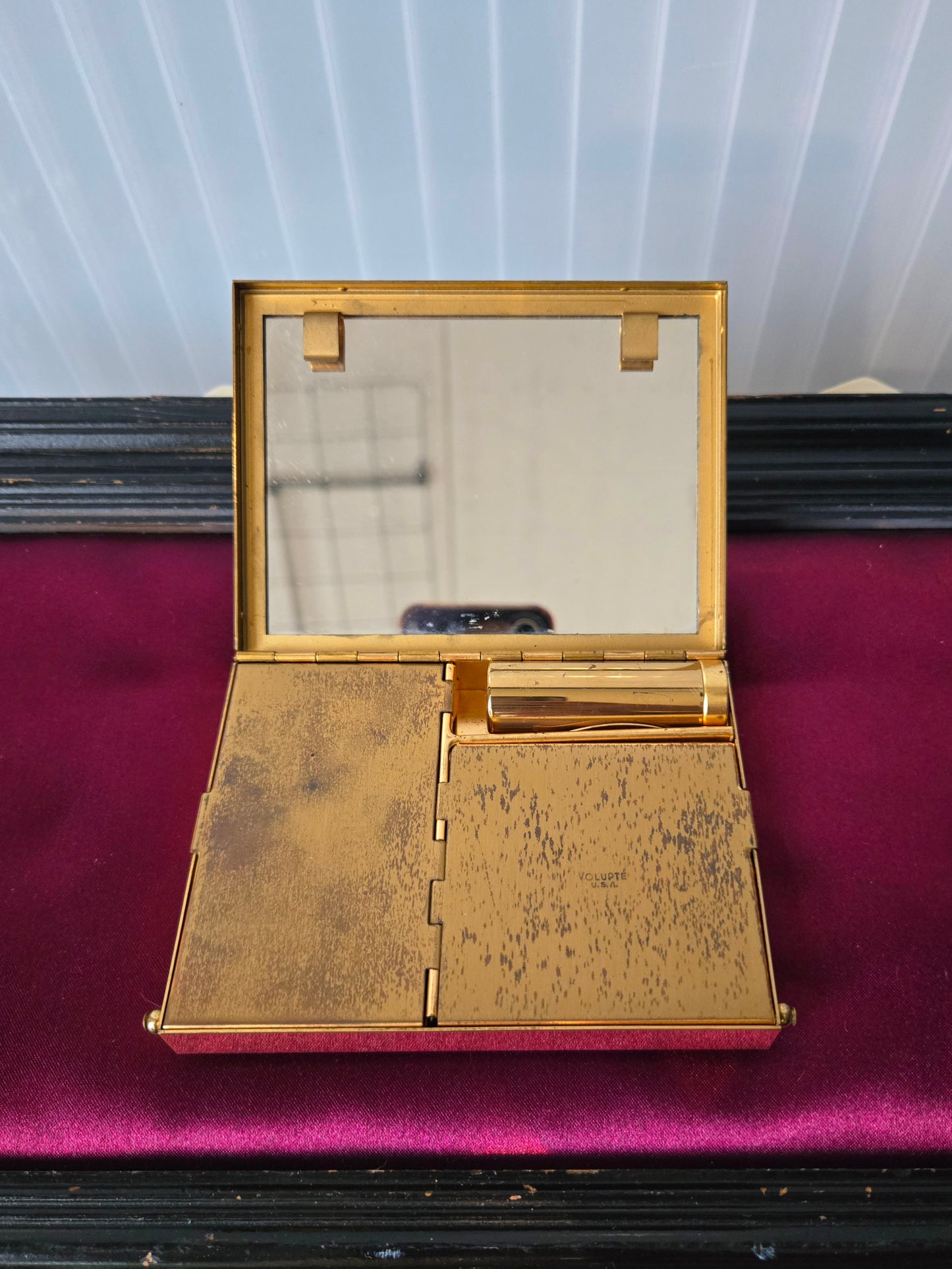 1940s Volupte Patterned Brass Compact Purse