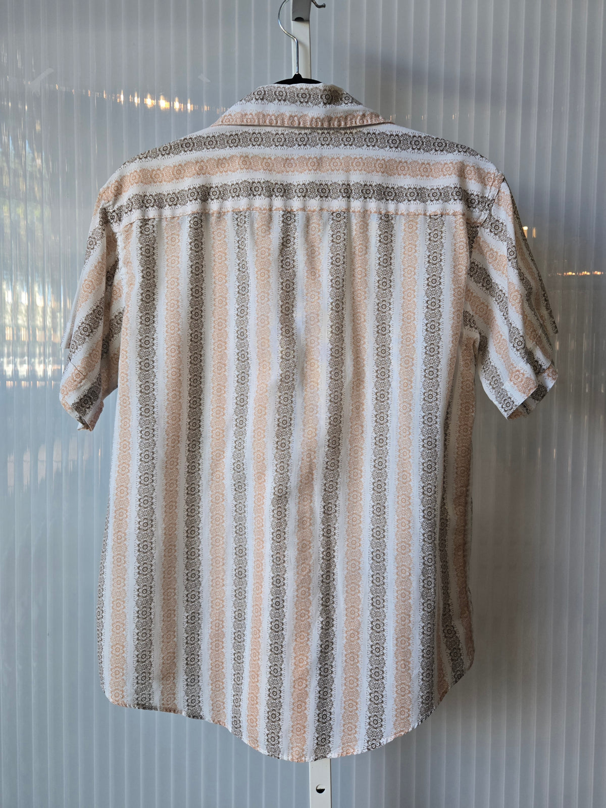 1970s Brown and Tan Floral Point Collar Button up