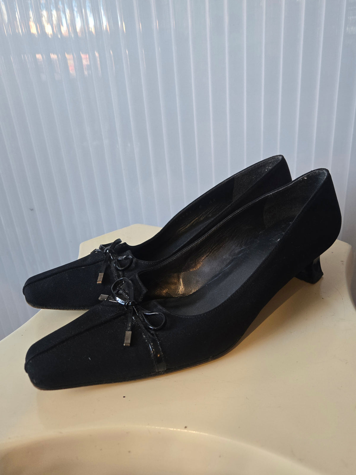 1990s Stuart Weitzman Black Kitten Heels