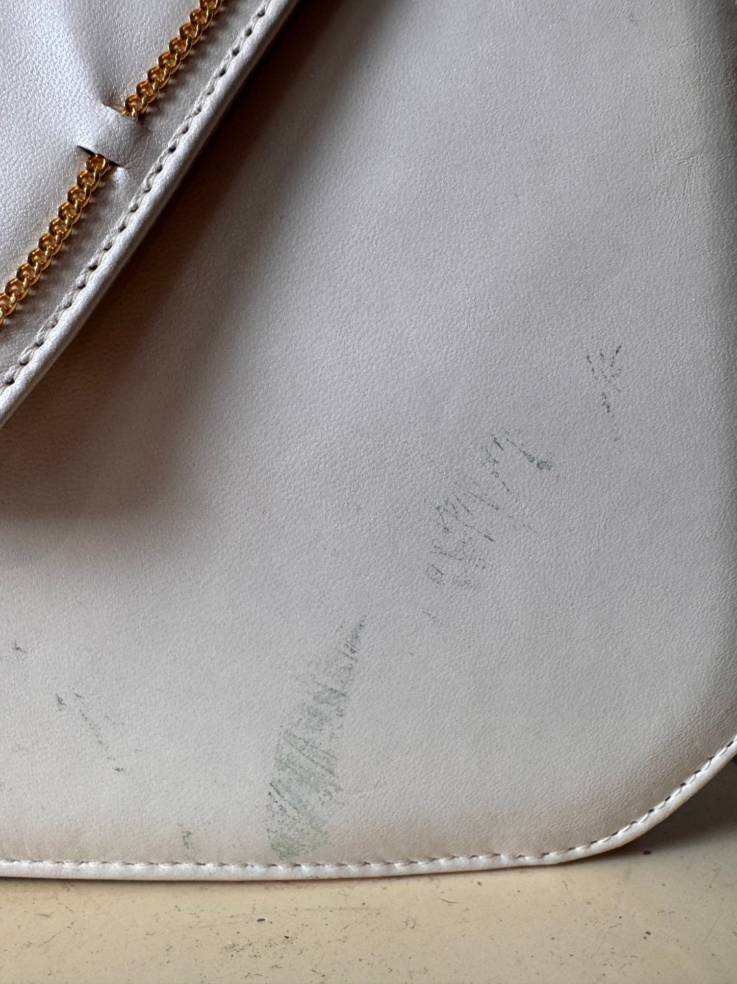 1980s White Leather Purse with Gold Chain Accent