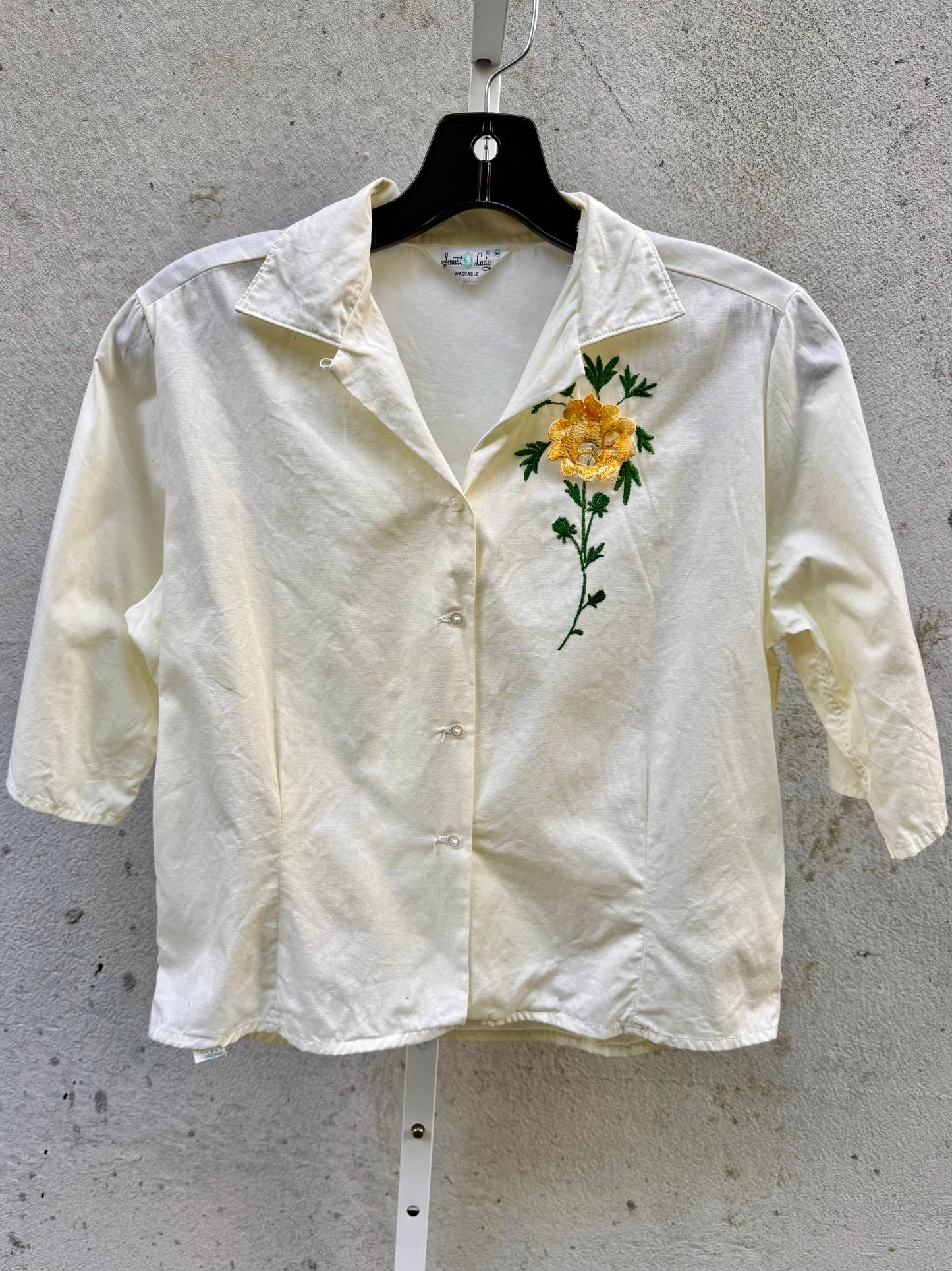 1960s Pale Yellow Collared Shirt w/ Embroidered Daffodil