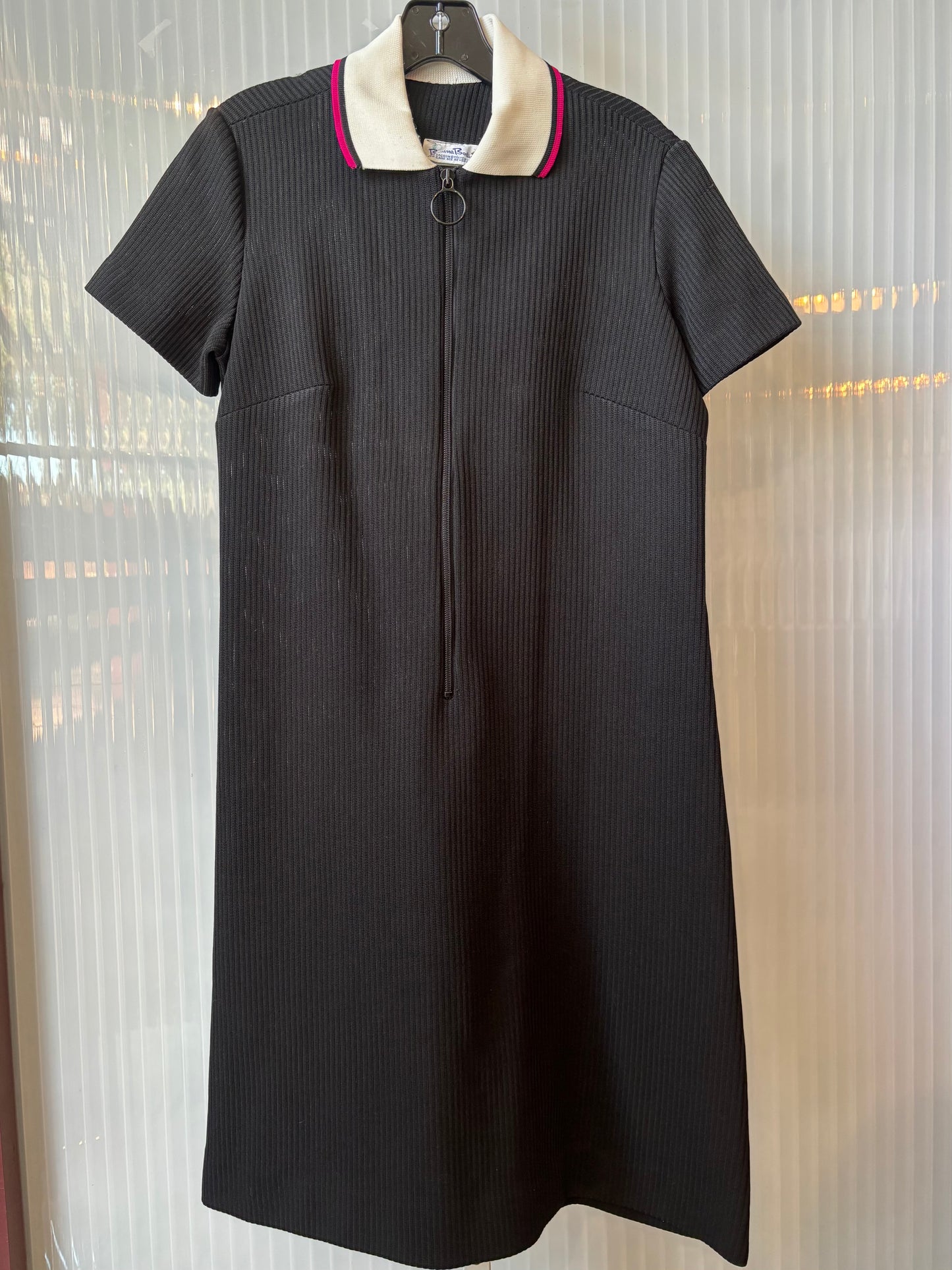 1960s Black Ribbed Zip-Up Collared Shift Dress