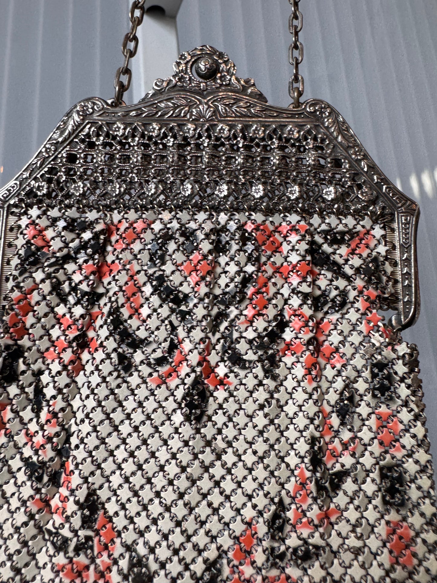 1920s Salmon Pink & White Metal Mesh Flapper Purse