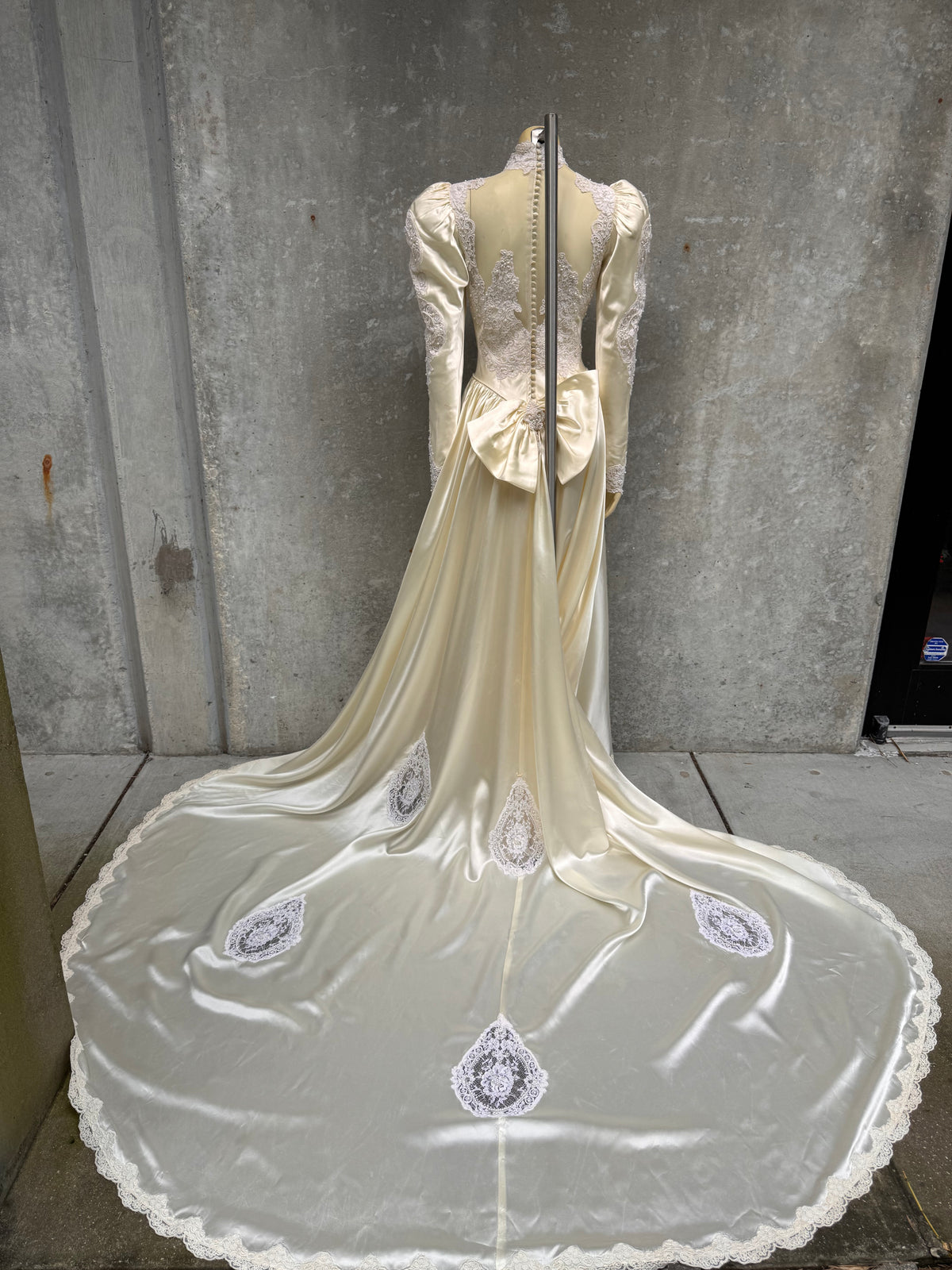 1980s Cream Satin & Lace Wedding Dress