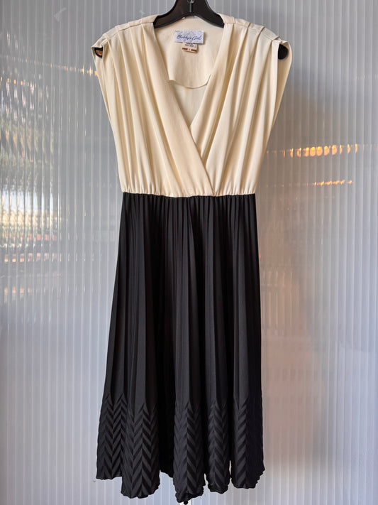 1970s Cream & Black Dress