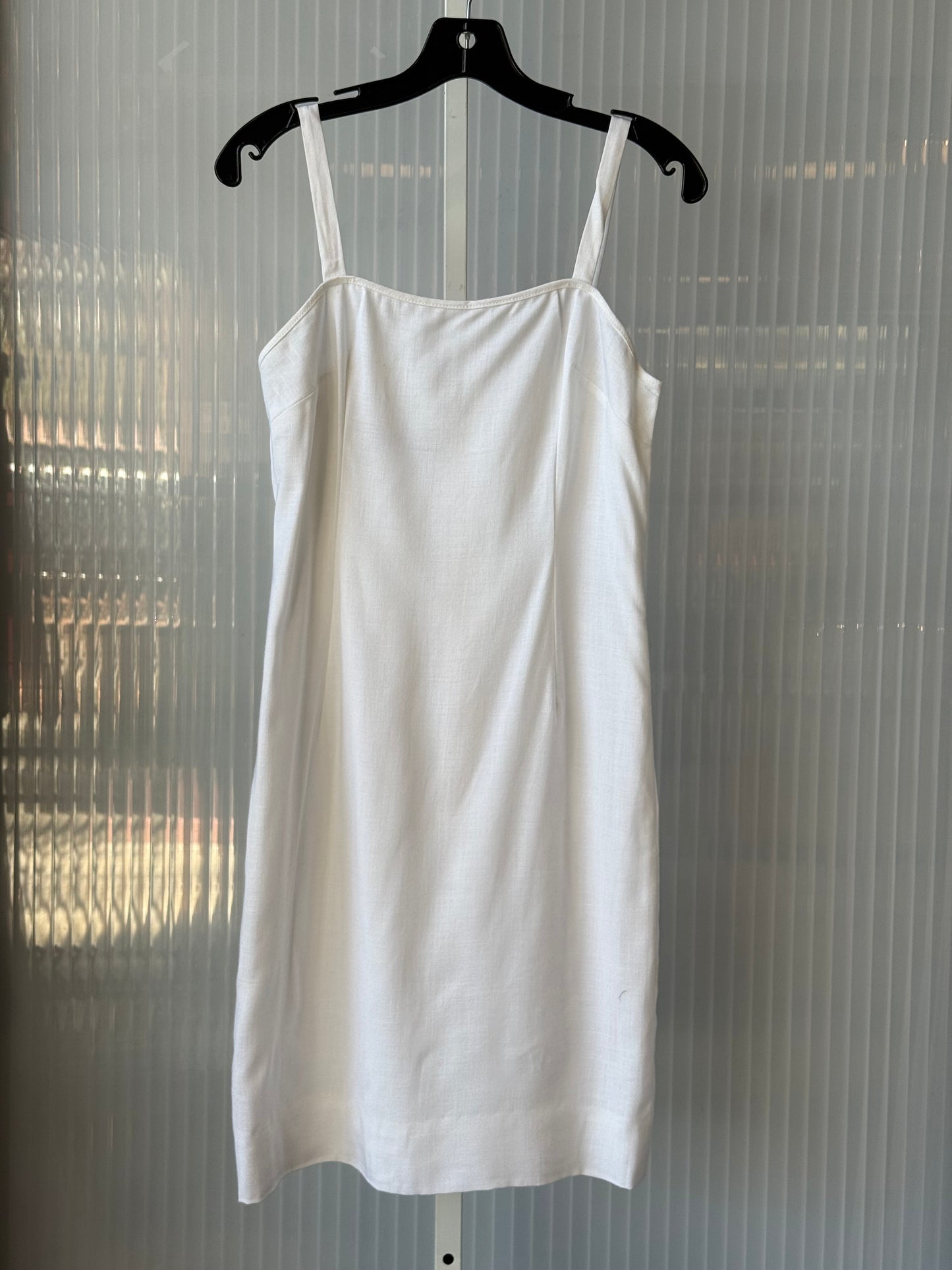 1960s White Sleeveless Simple Shift Dress