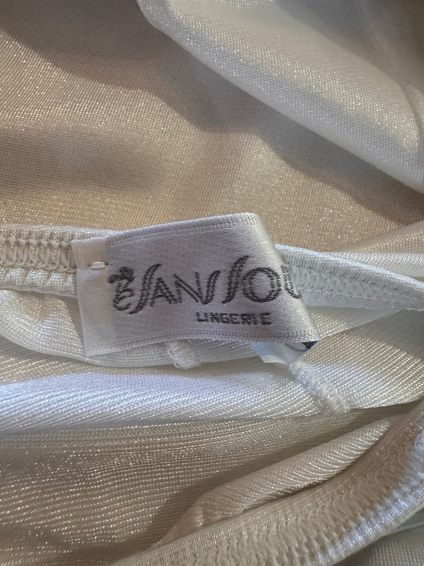 1980s Sans Souci Ivory Skirt Slip
