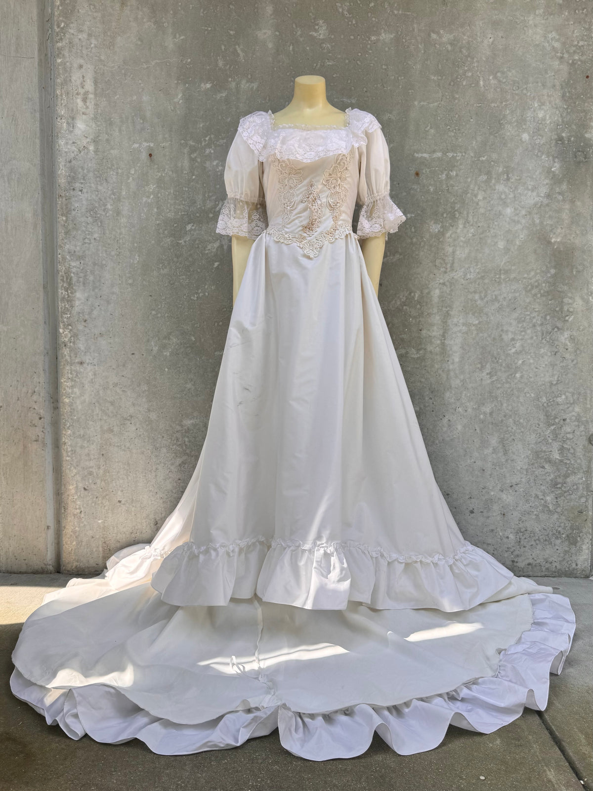 1980s does Renaissance Princess White Wedding Dress