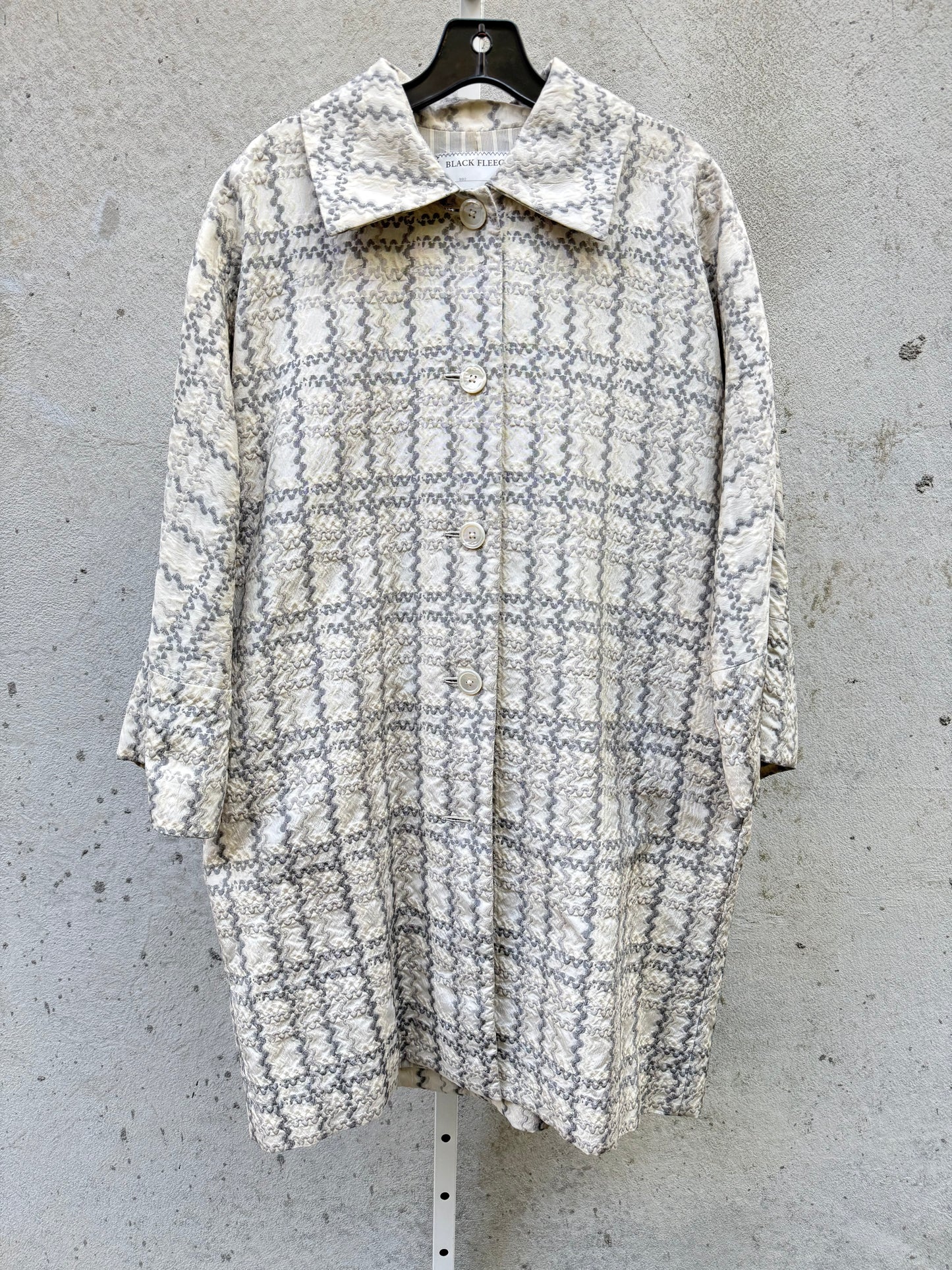 2000s Gray & White Squiggly Patterned Coat