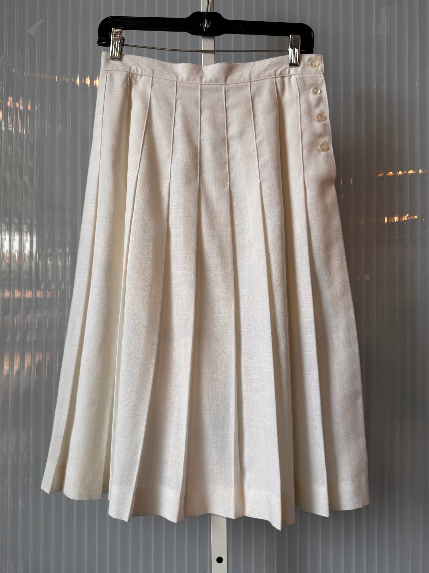 1970s White Pleated Skirt