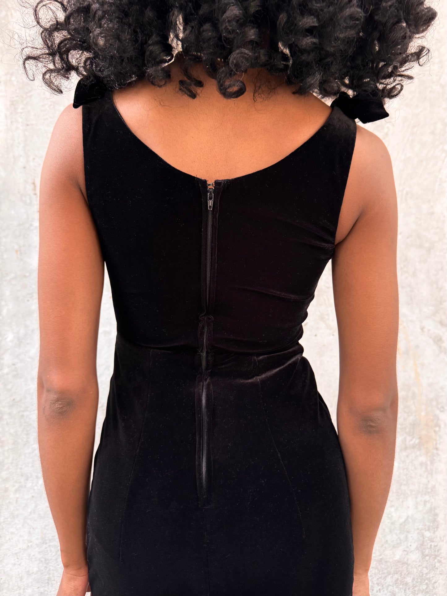 1990/Y2K Black Velvet Empire Waist Floor Length Gown