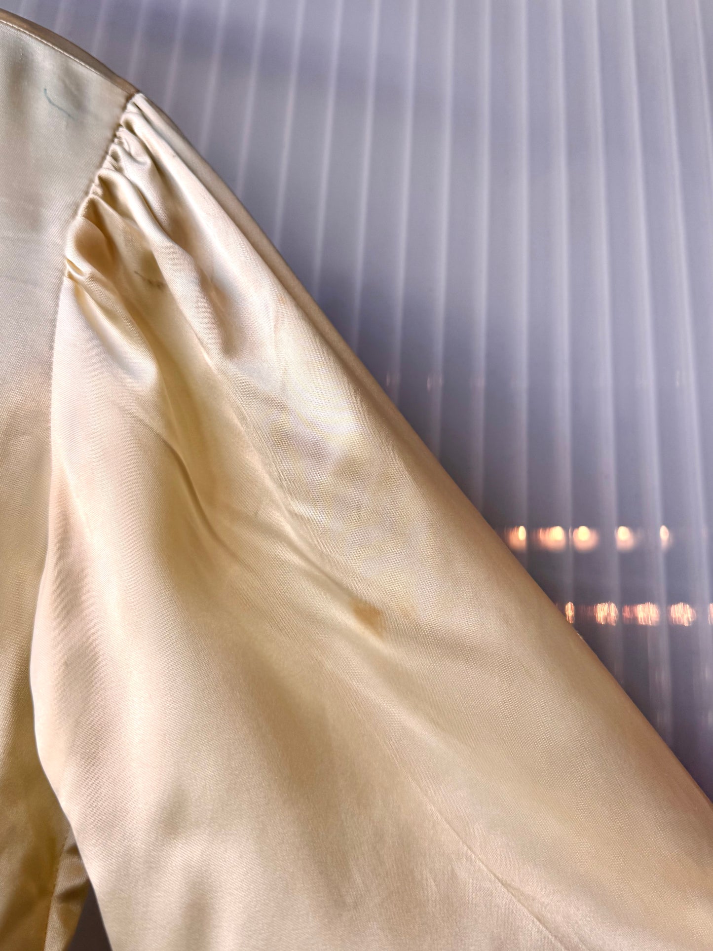 1970s Cream Satin Button-Up Point Collar Puff Sleeve Blouse