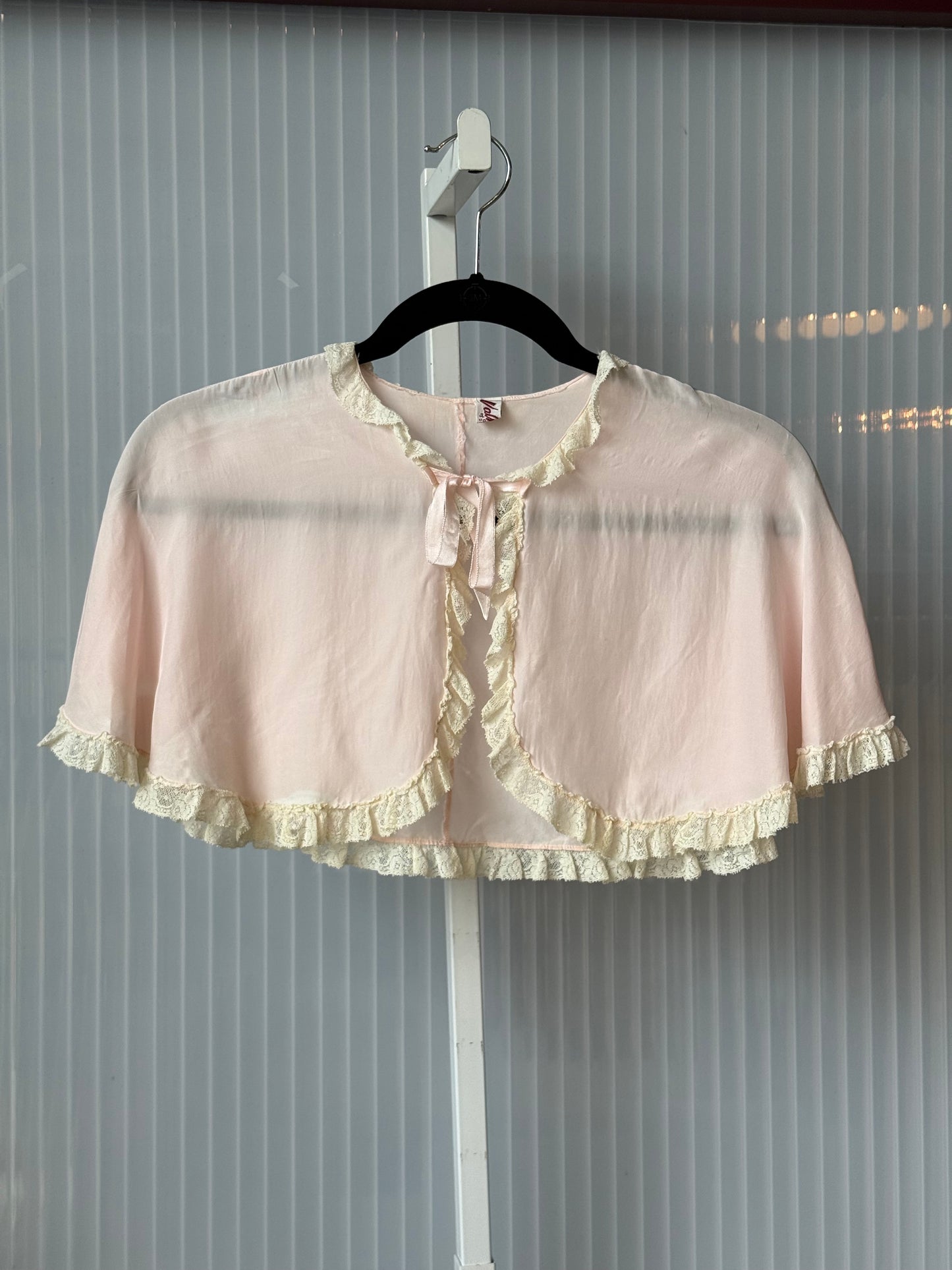 1950s Light Pink Lacy Bed Jacket Capelet