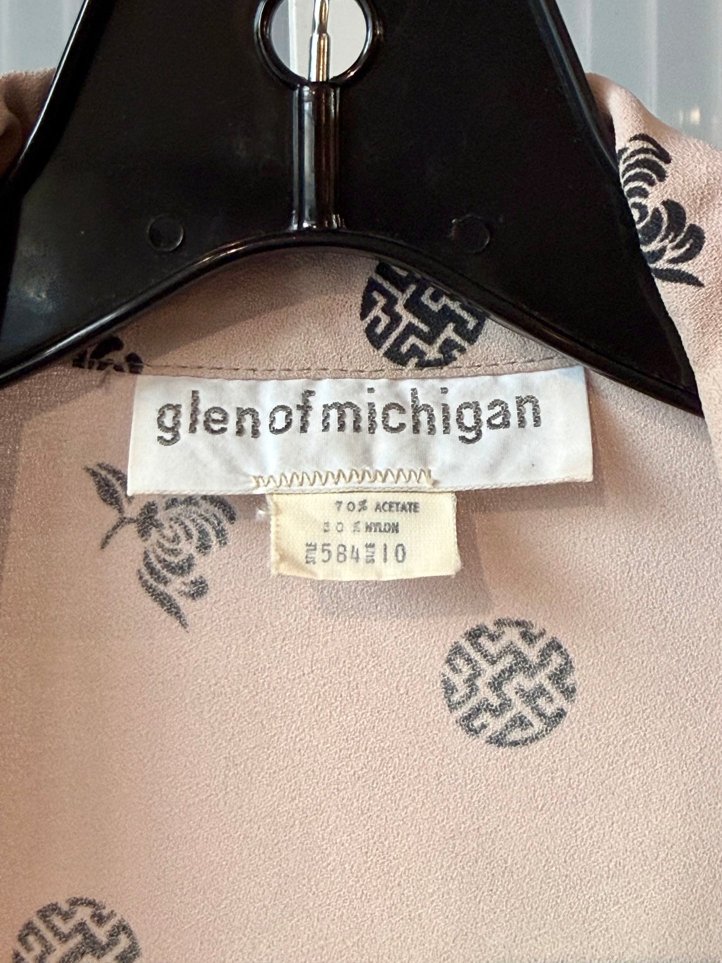 1980s Light Mauve Notch Lapel Patterned Blouse