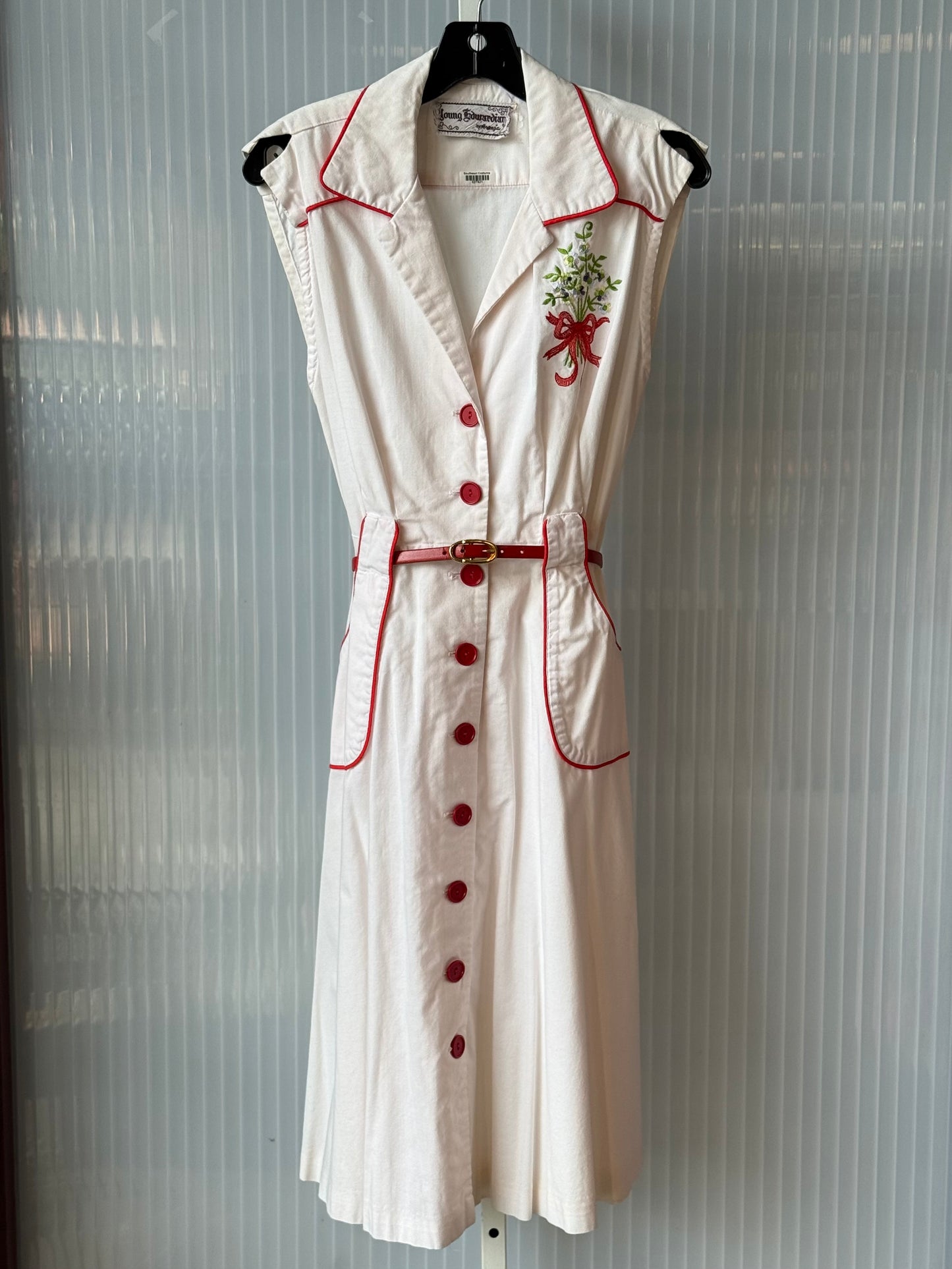 1970s White Button-Down Dress w/ Flower Embroidery & Red Details