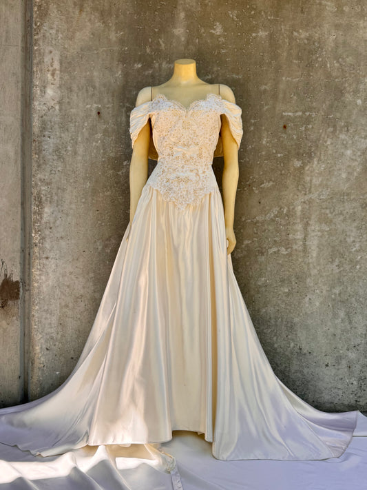 1980s Off-white Satin Lace Off-shoulder Wedding Gown