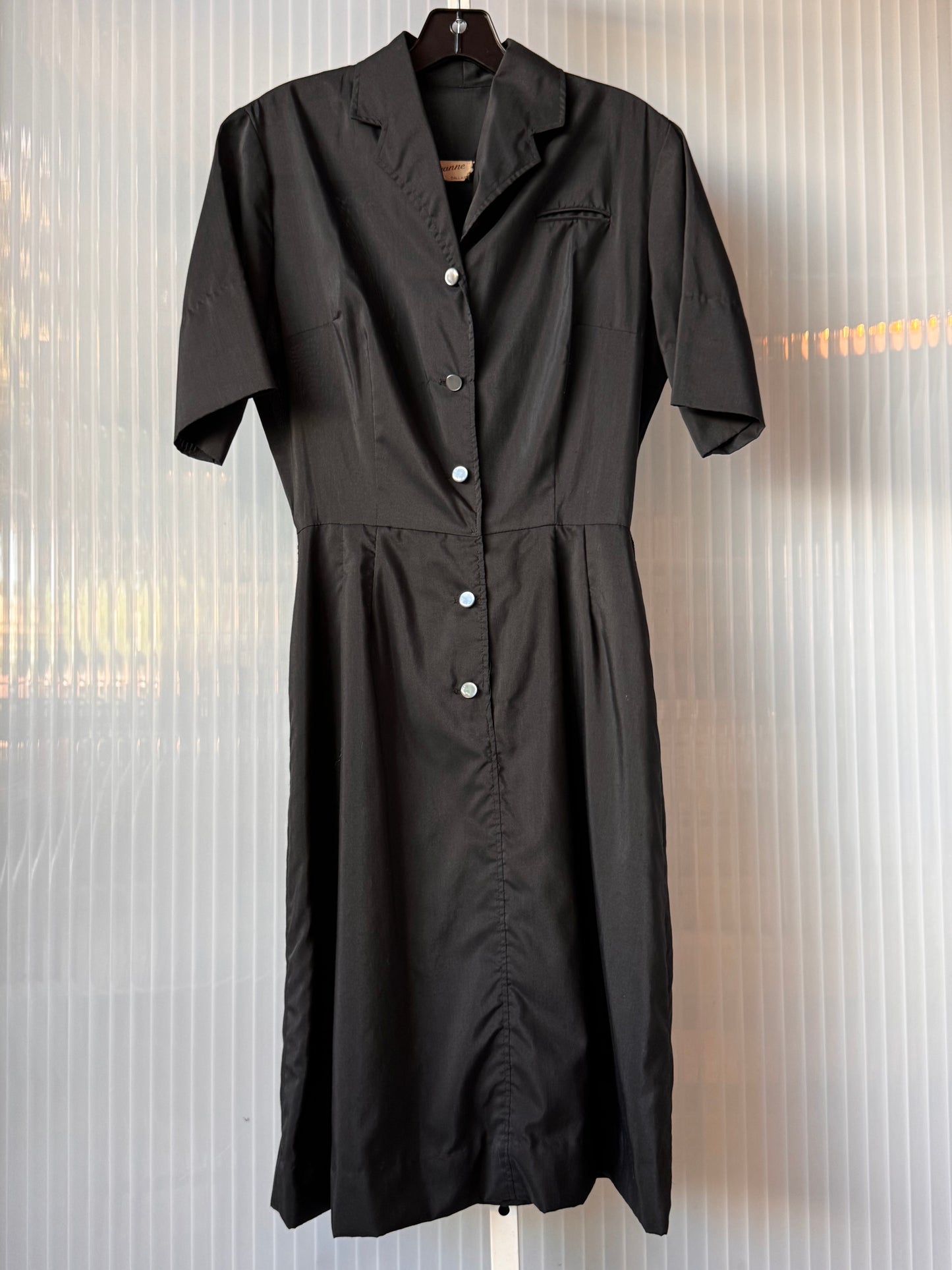 1950s Black Short-Sleeve Shirtwaist Dress