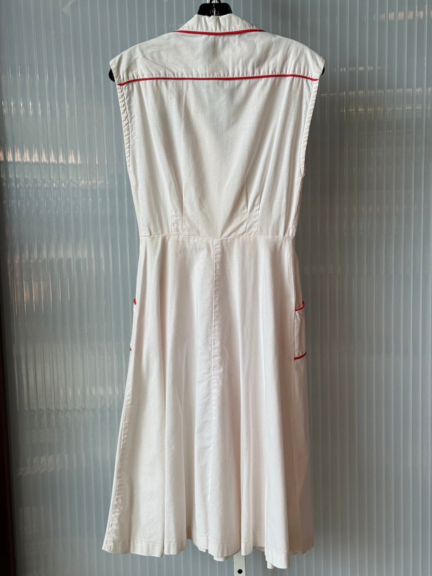 1970s White Button-Down Dress w/ Flower Embroidery & Red Details