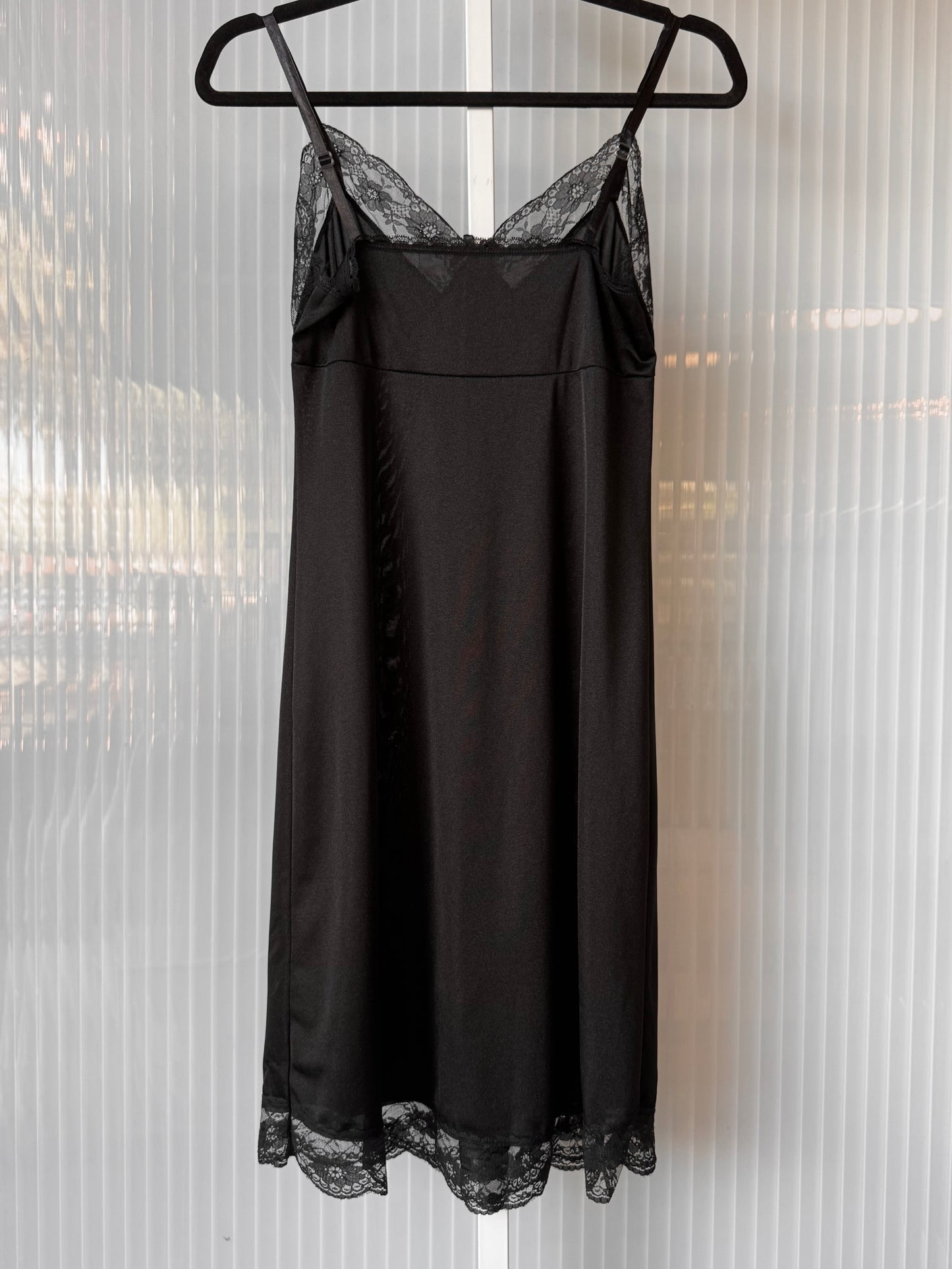 Y2K Dainty Black Slip