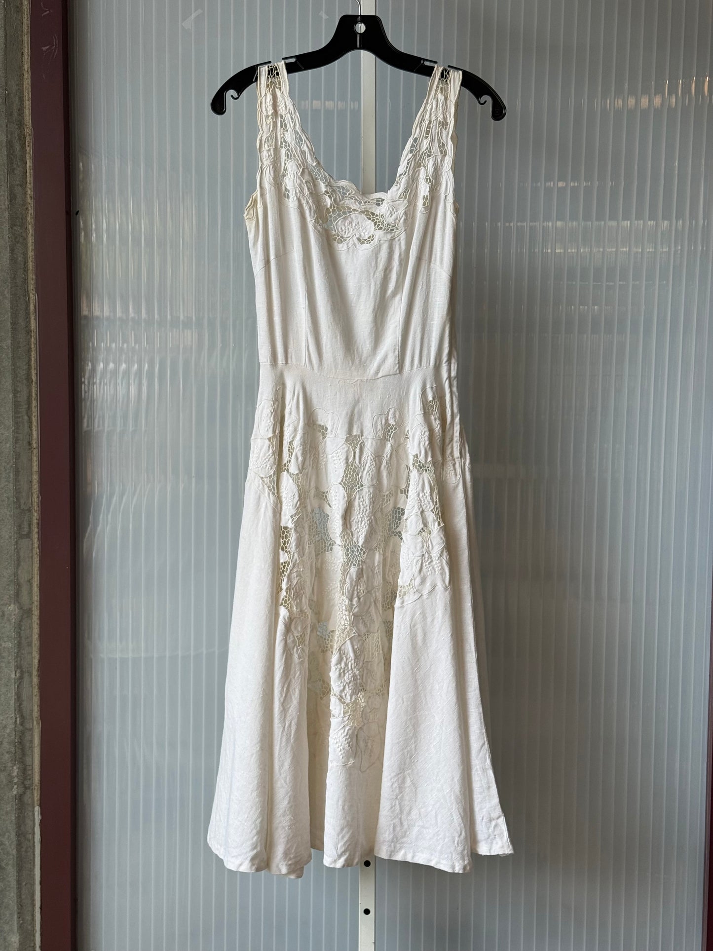 1970s White Linen Eyelet Full Circle Sun Dress