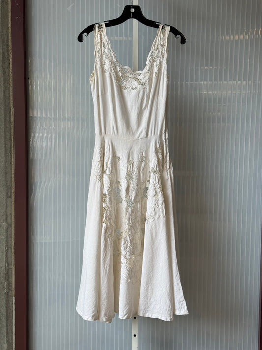 1970s White Linen Eyelet Full Circle Sun Dress