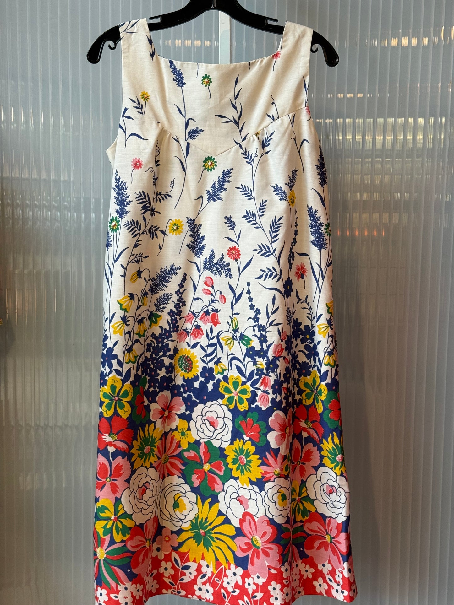 1960s White Floral Sleeveless Tent Dress