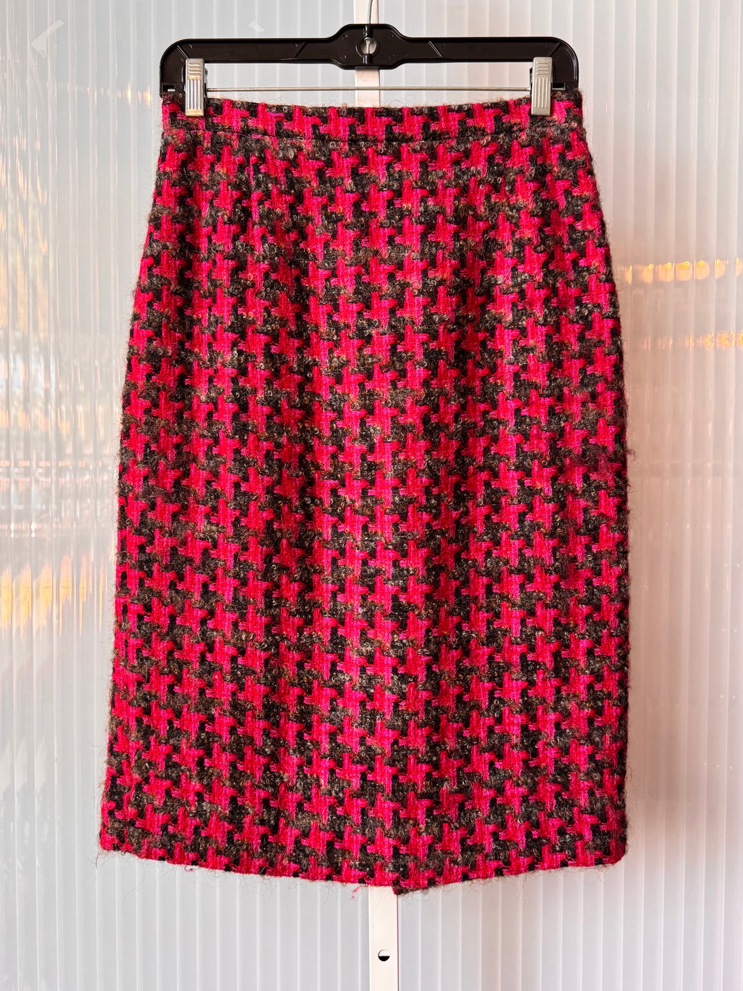1980s Fuschia & Black Pinwheel Houndstooth Jacket & Skirt Suit Set