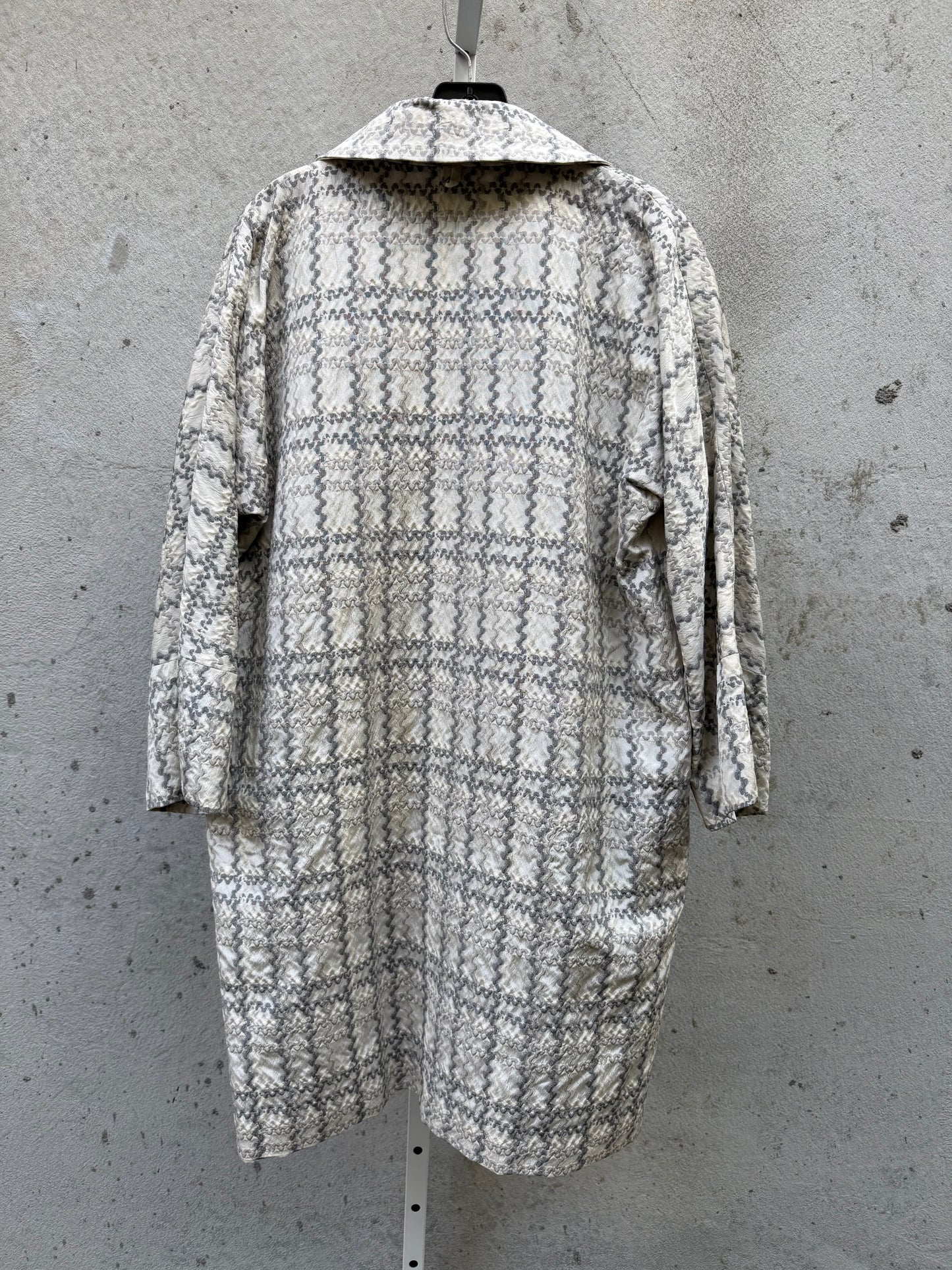 2000s Gray & White Squiggly Patterned Coat