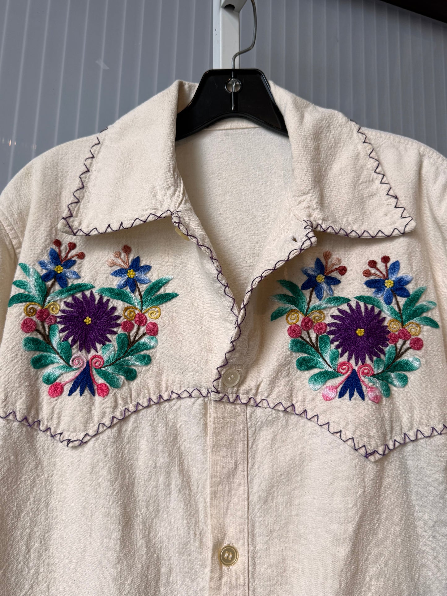 1950s Hand Embroidered Floral Mexican Button up shirt