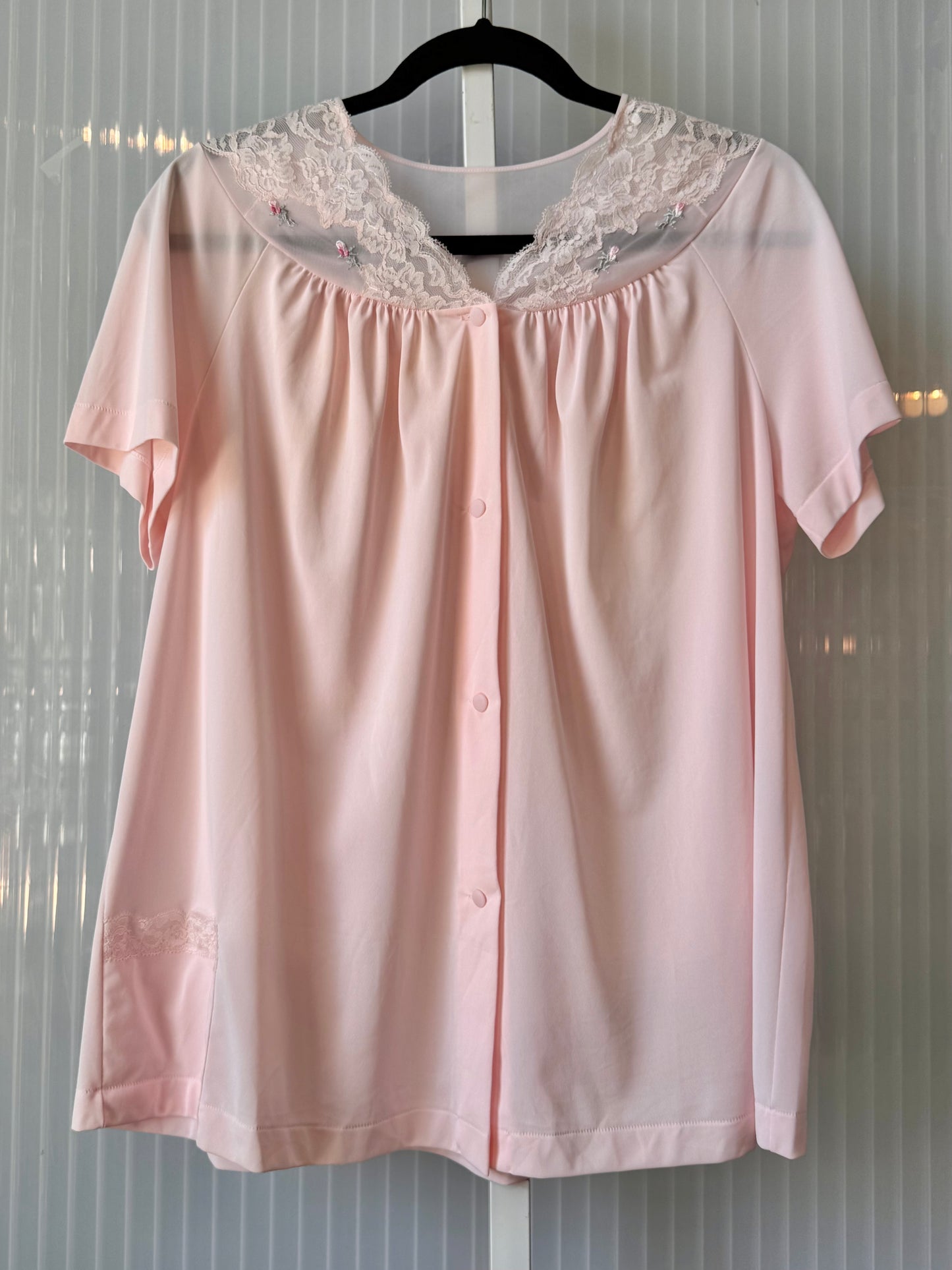 1970s Pink Pajama Top With floral Embroidery