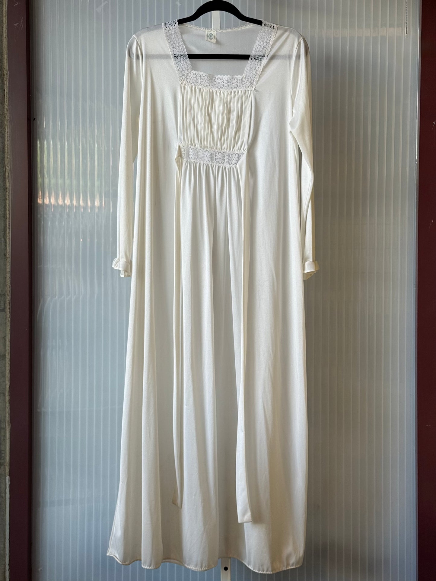 1970s Pintuck Bib White Nightgown