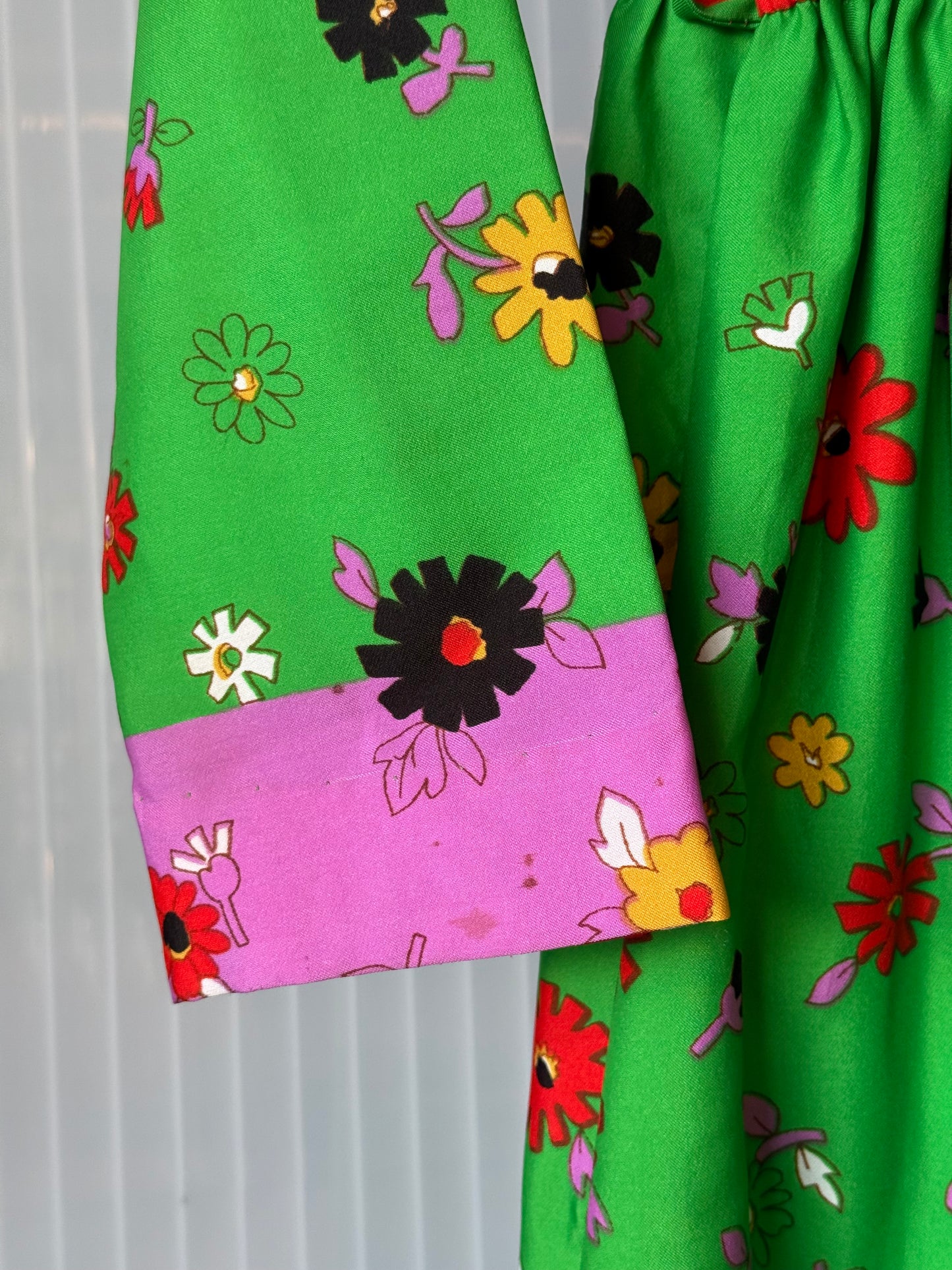 1970s Multicolor Abstract Floral Print Zip-Up Pointed Collar Dress