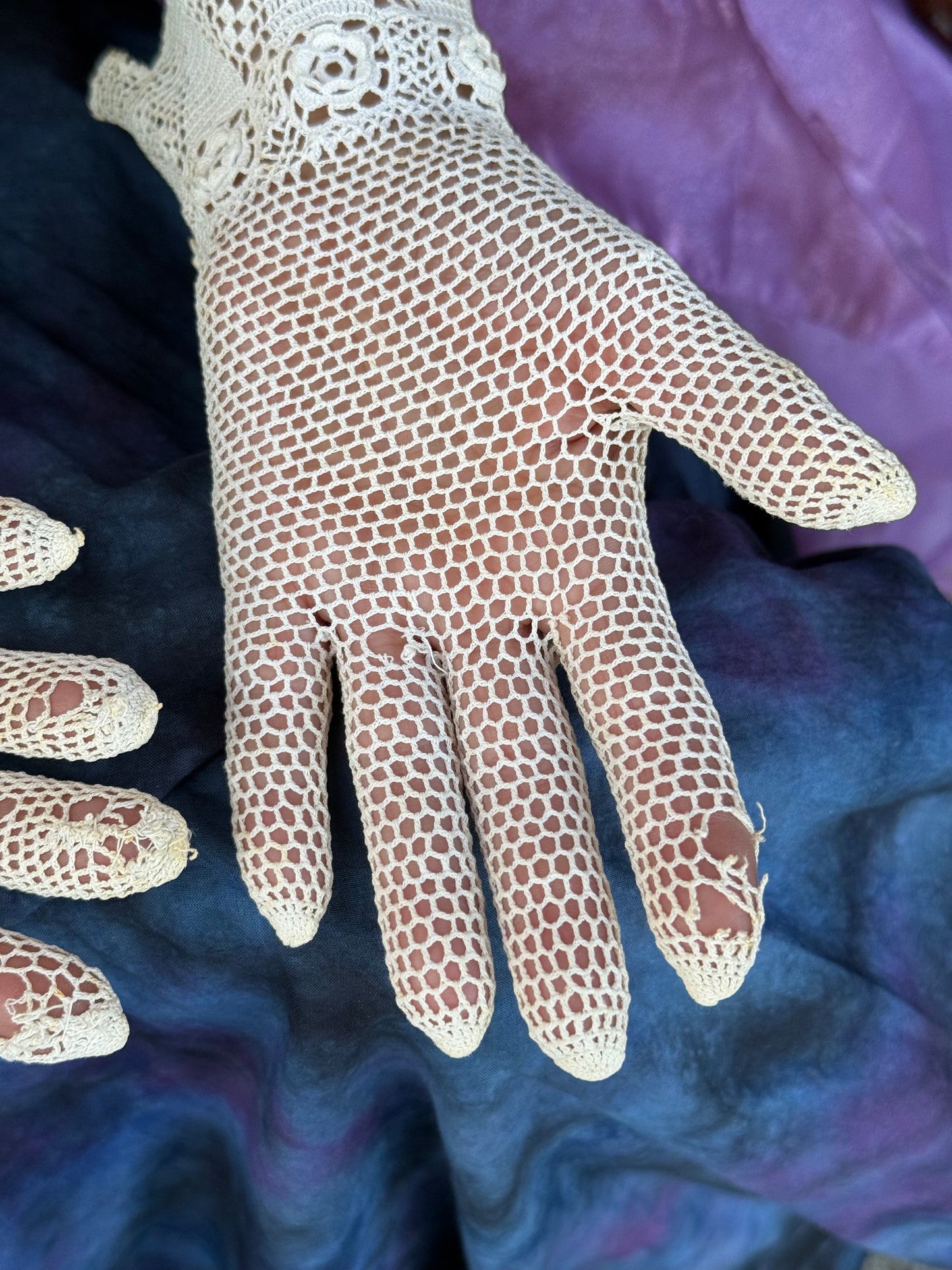 Cream Floral Crochet Gloves