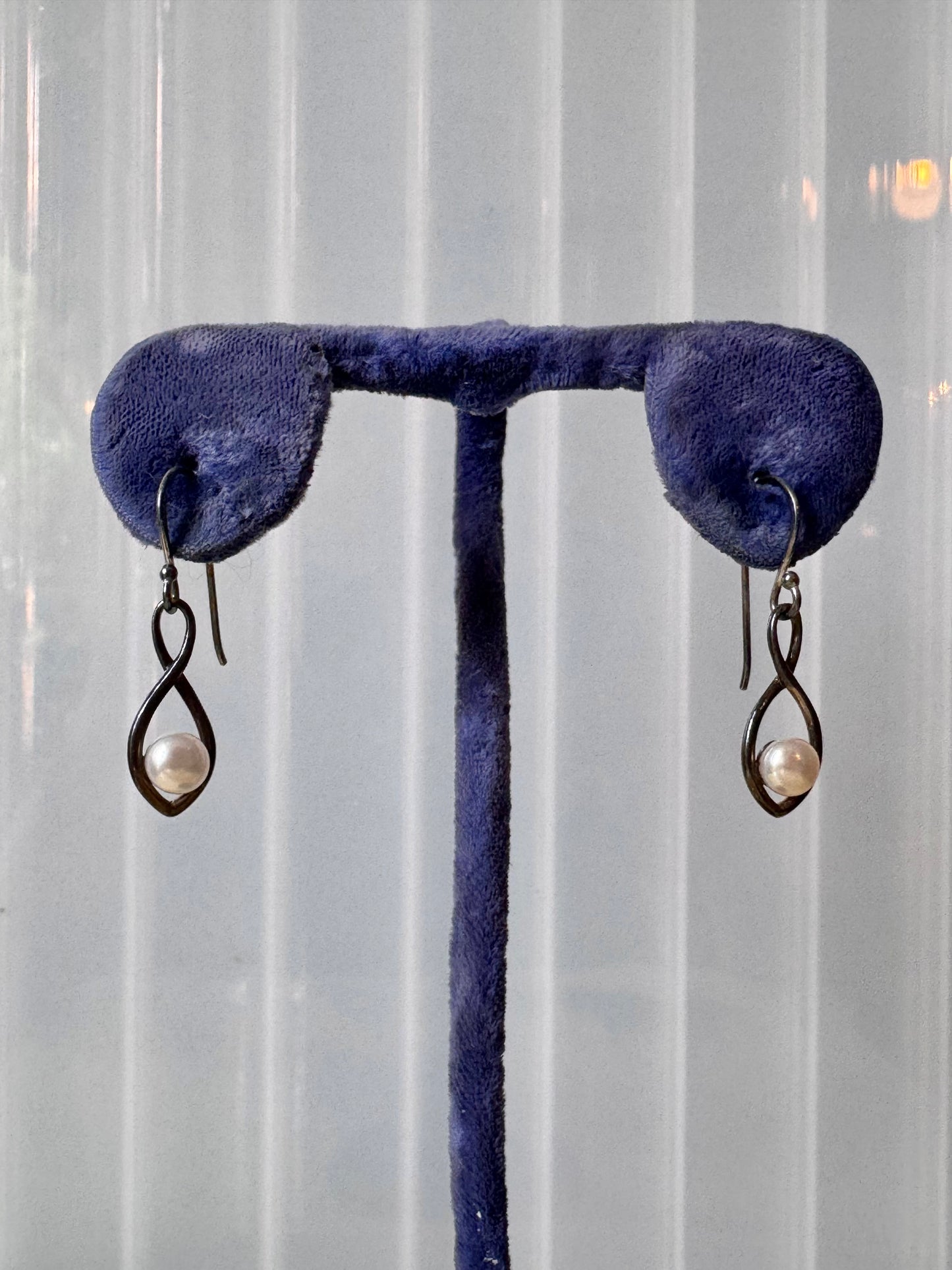 1980s Sterling Silver Pearl Dangle Earrings