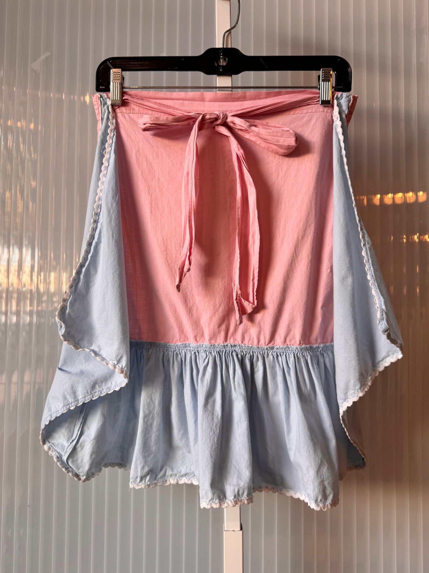 Pink & Blue Scallop Trim Apron