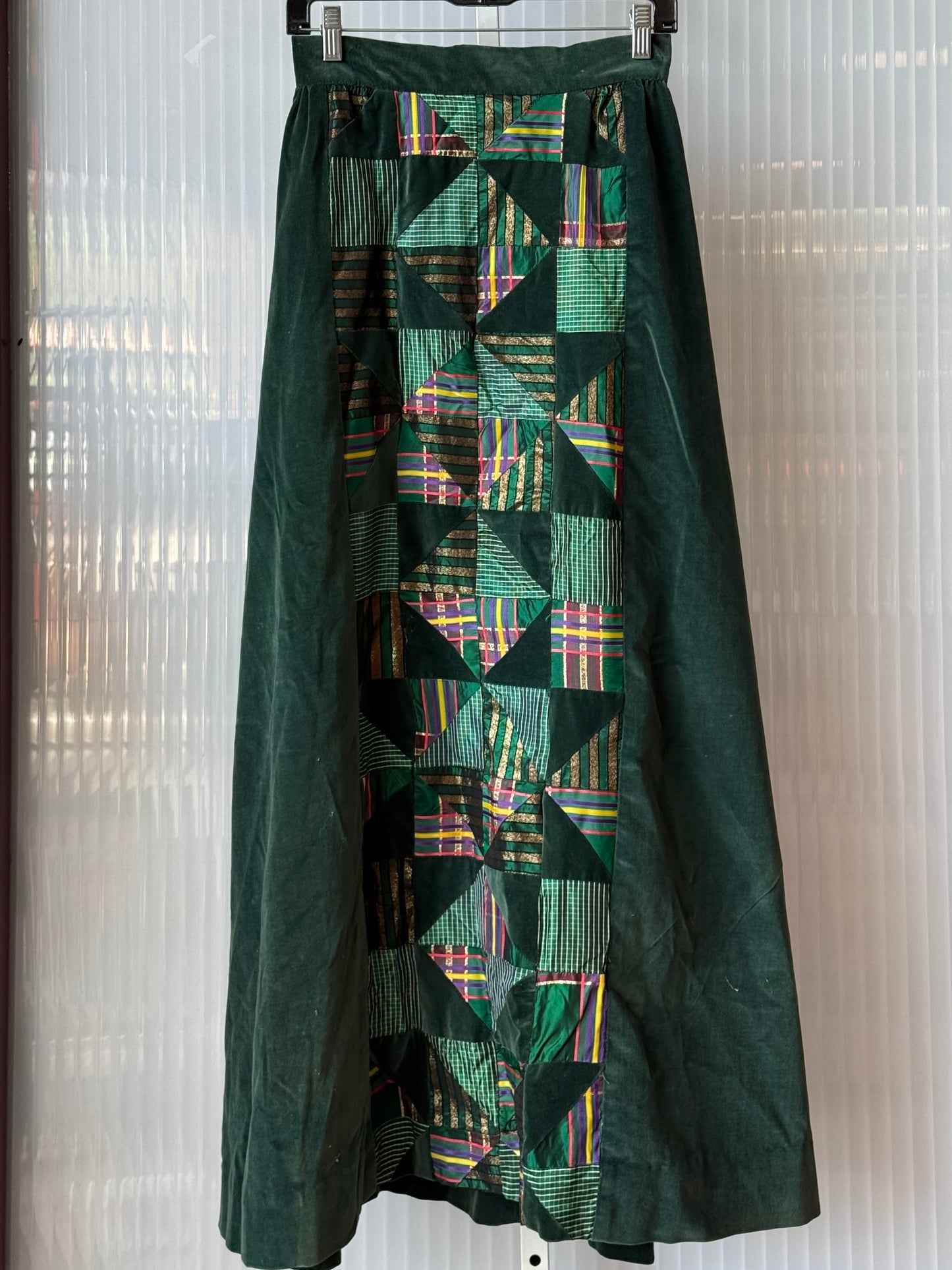 1970s Green Velvet Maxi Skirt w/ Quilted Pattern Design