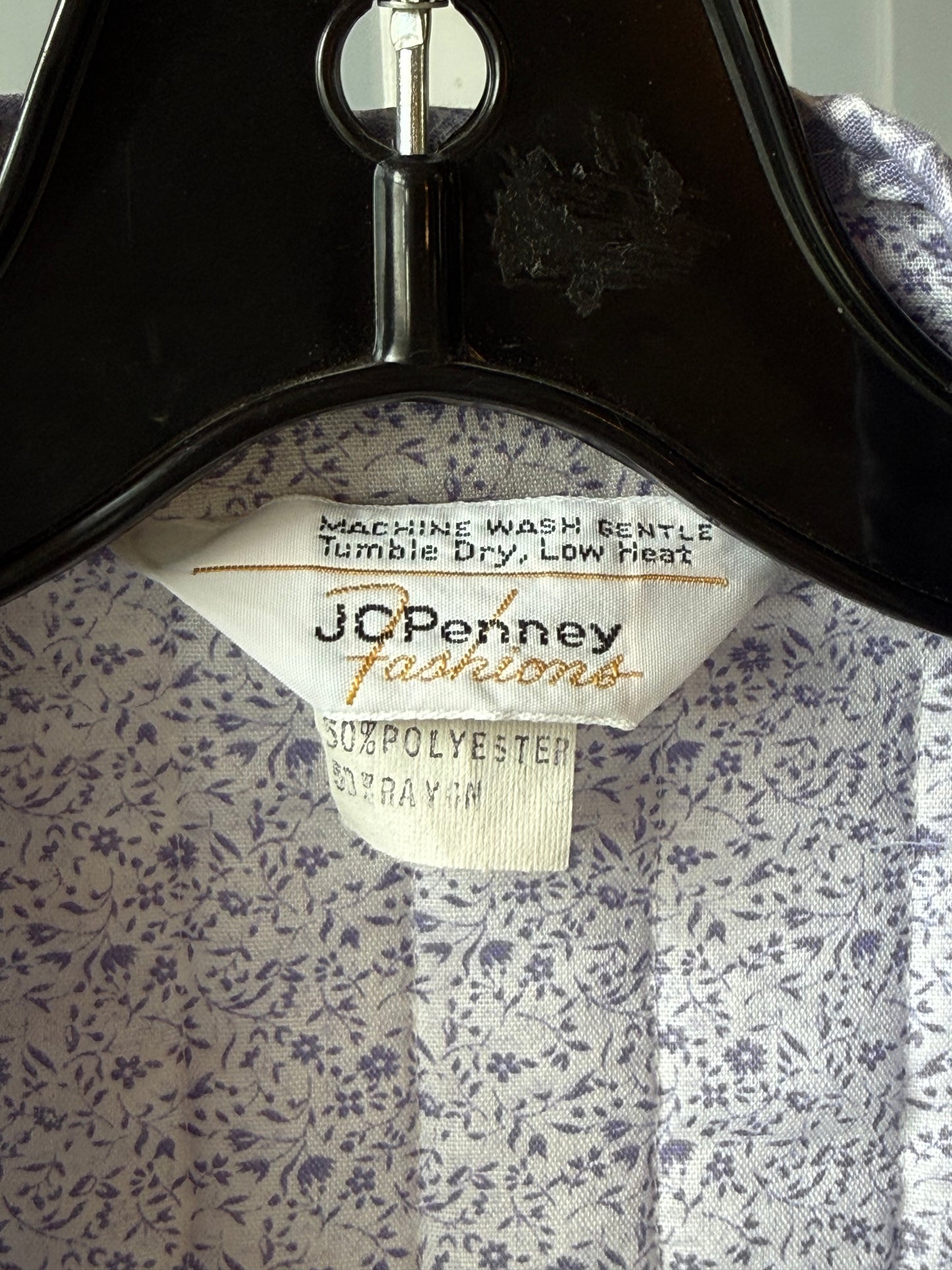 1970s Quilted Lavender & White Floral Bed Jacket