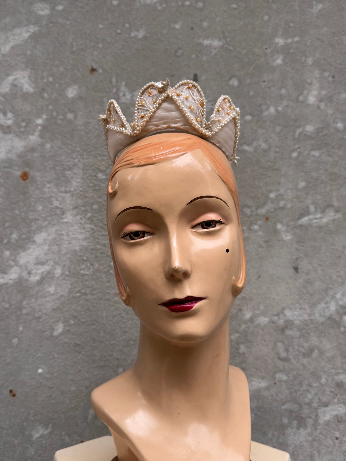 1950s Off-white Veil Crown