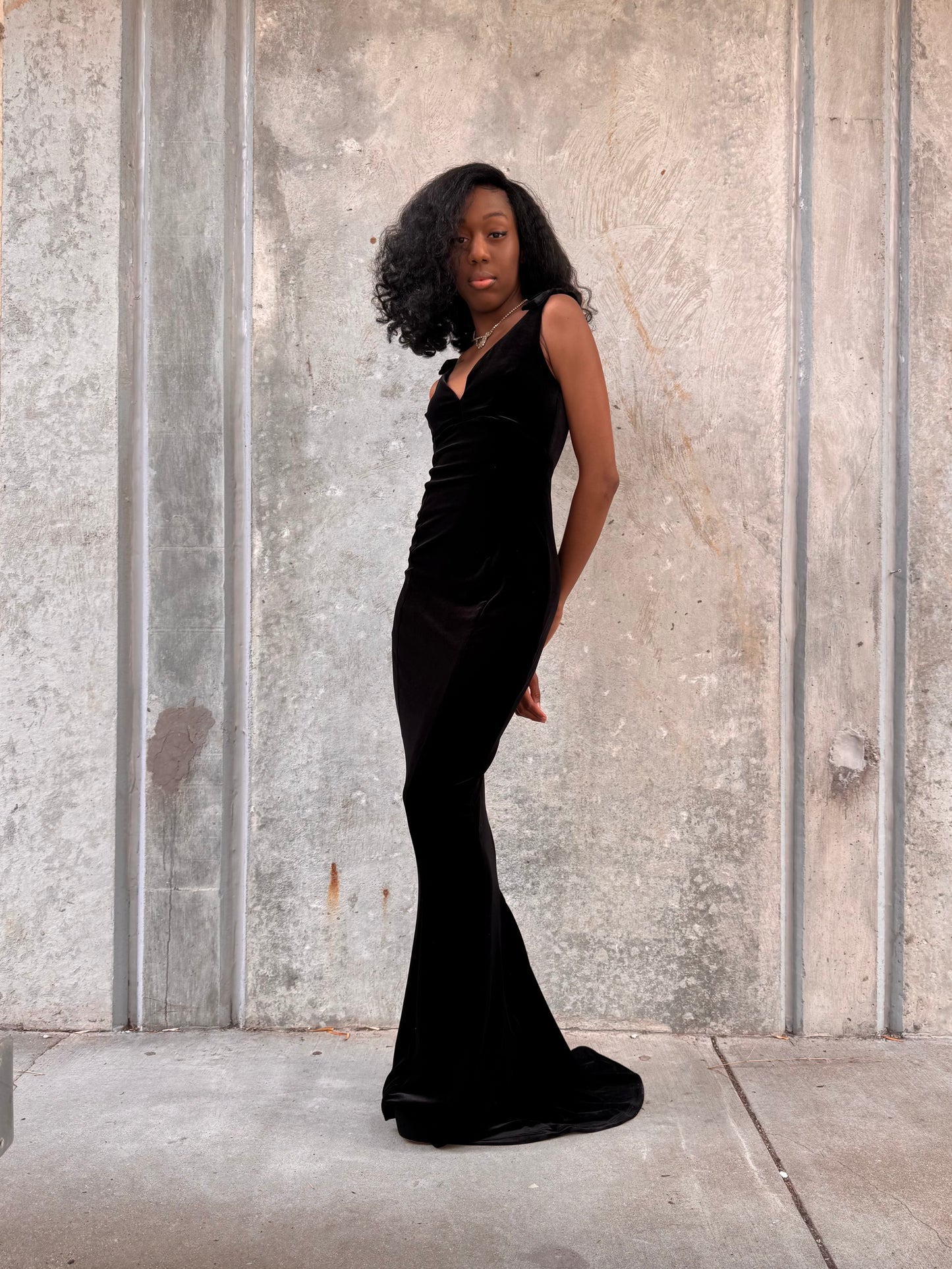 1990/Y2K Black Velvet Empire Waist Floor Length Gown