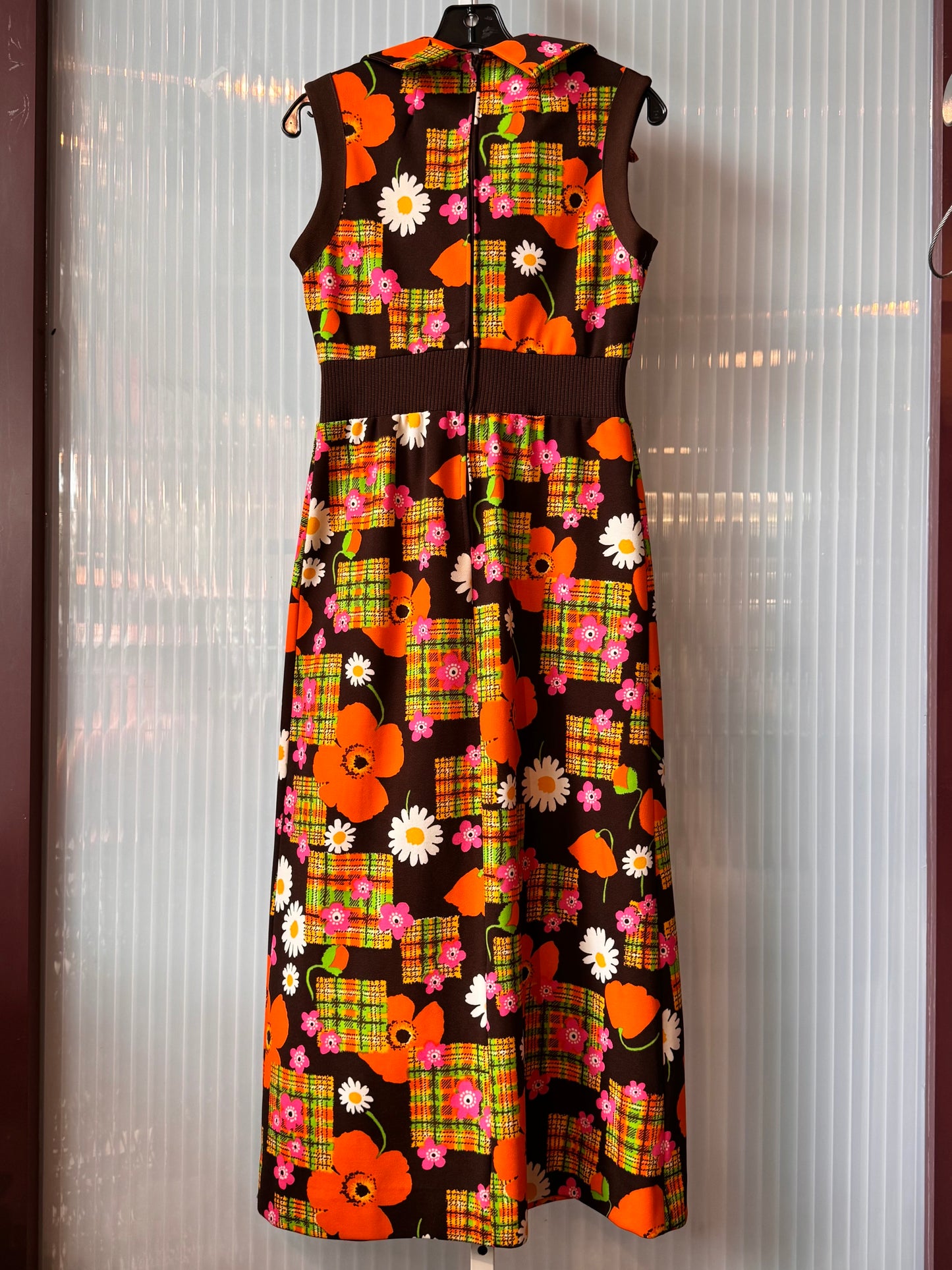 1970s Brown Orange & Pink Floral Point-Collar Dress