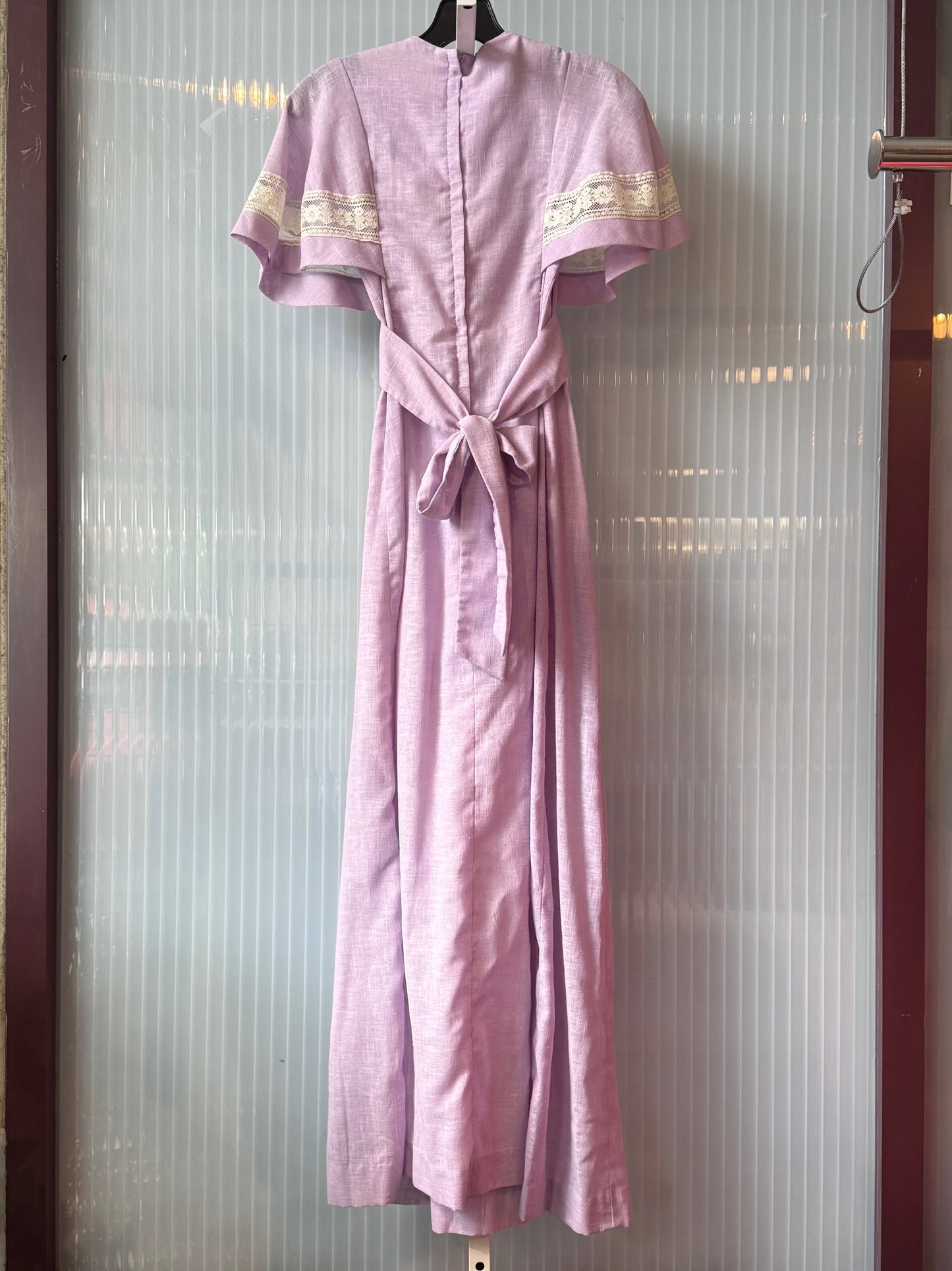 1970s Lavender Linen Dress w/ Cream Lace Details