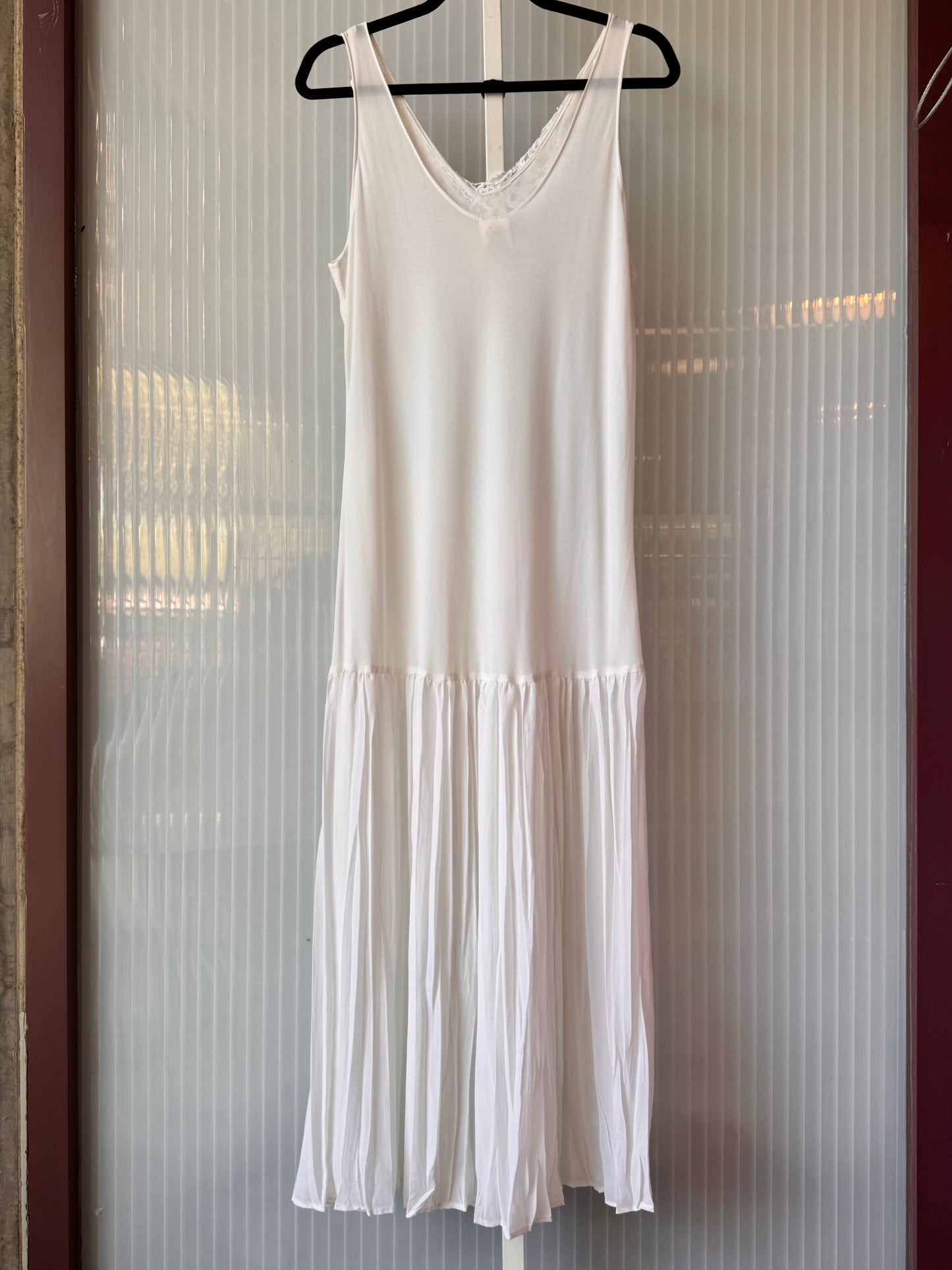 1970s White Pleated Hem Slip Dress