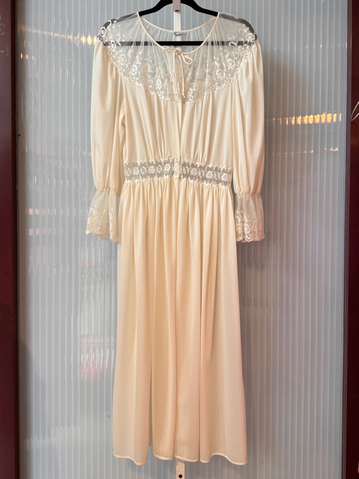 1970s Off White Robe with Lace Cuffs