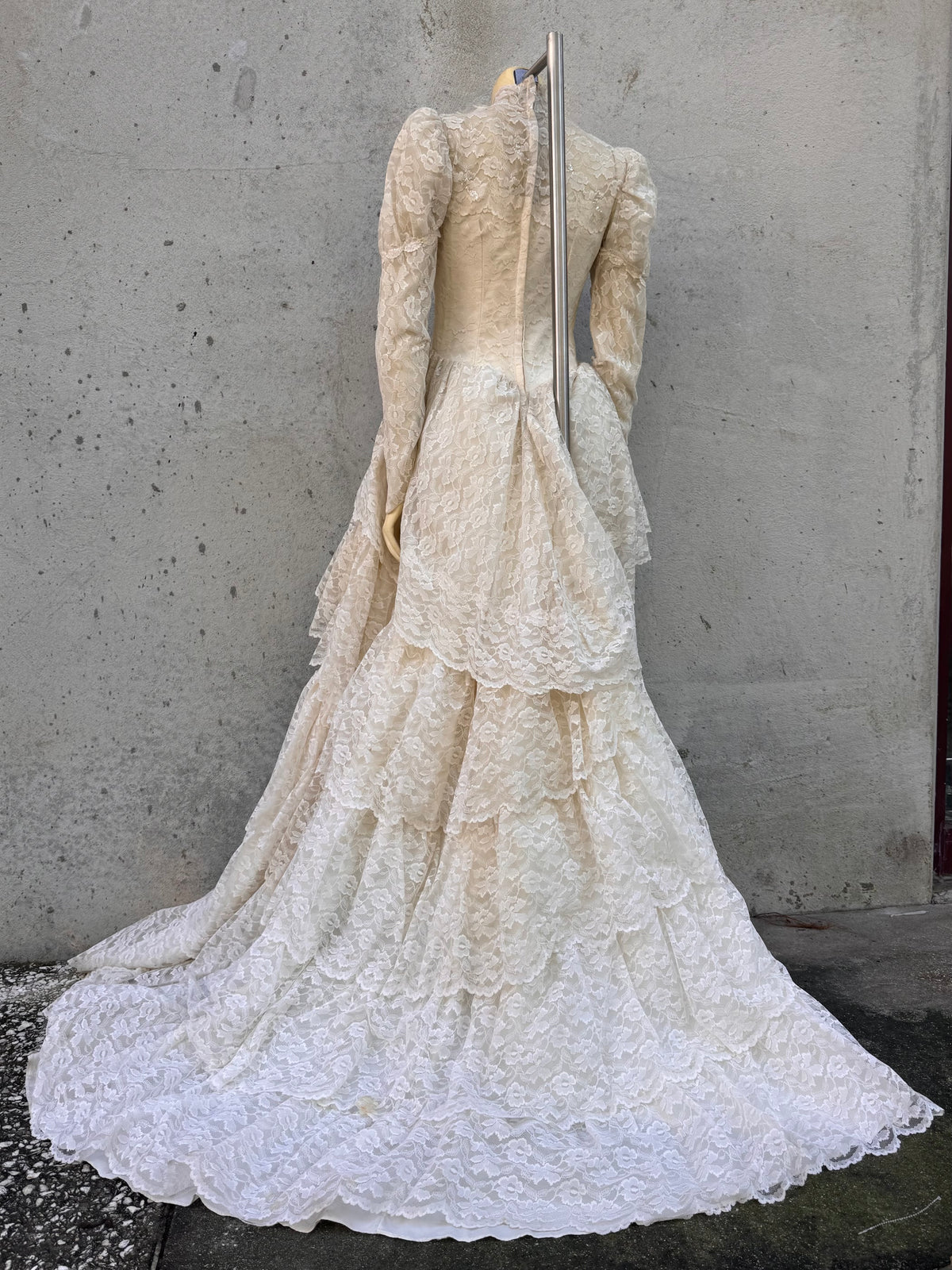1970s Cream Tiered Floral Lace Wedding Dress