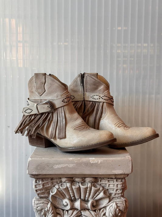 Sterling River Off White Western Fringe Ankle Boots