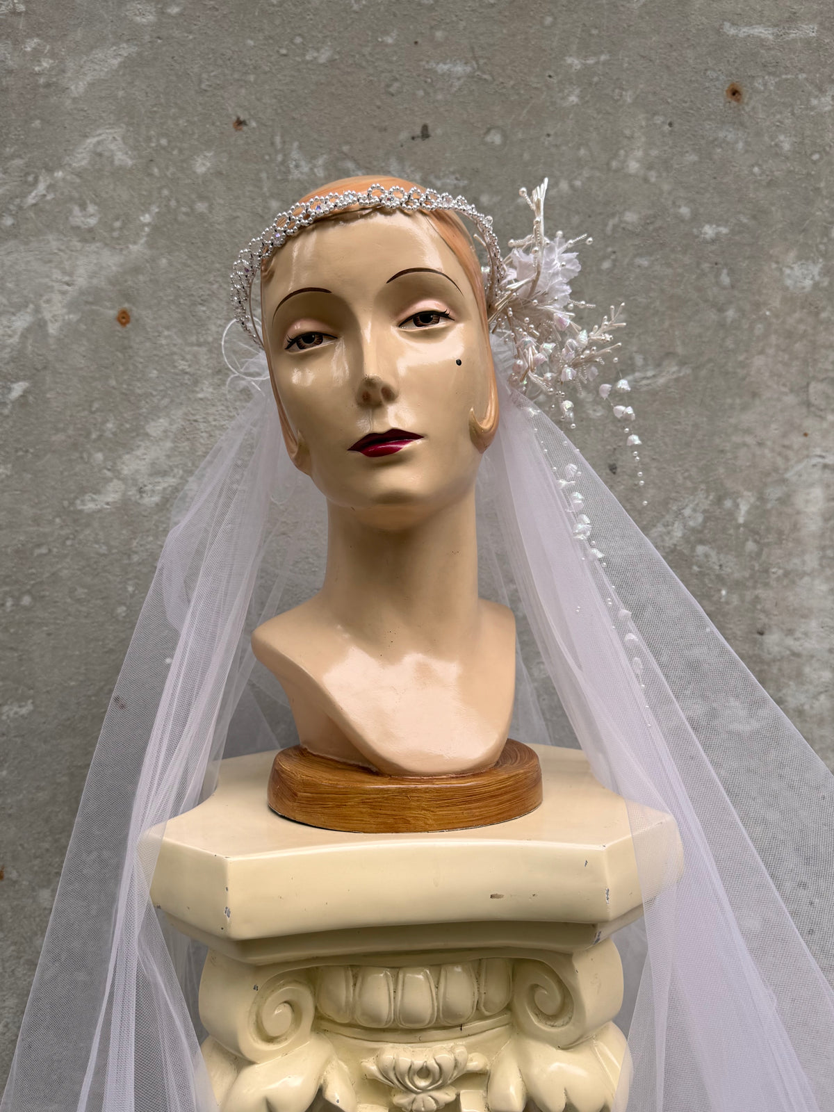1960s White Pearl Crown Veil